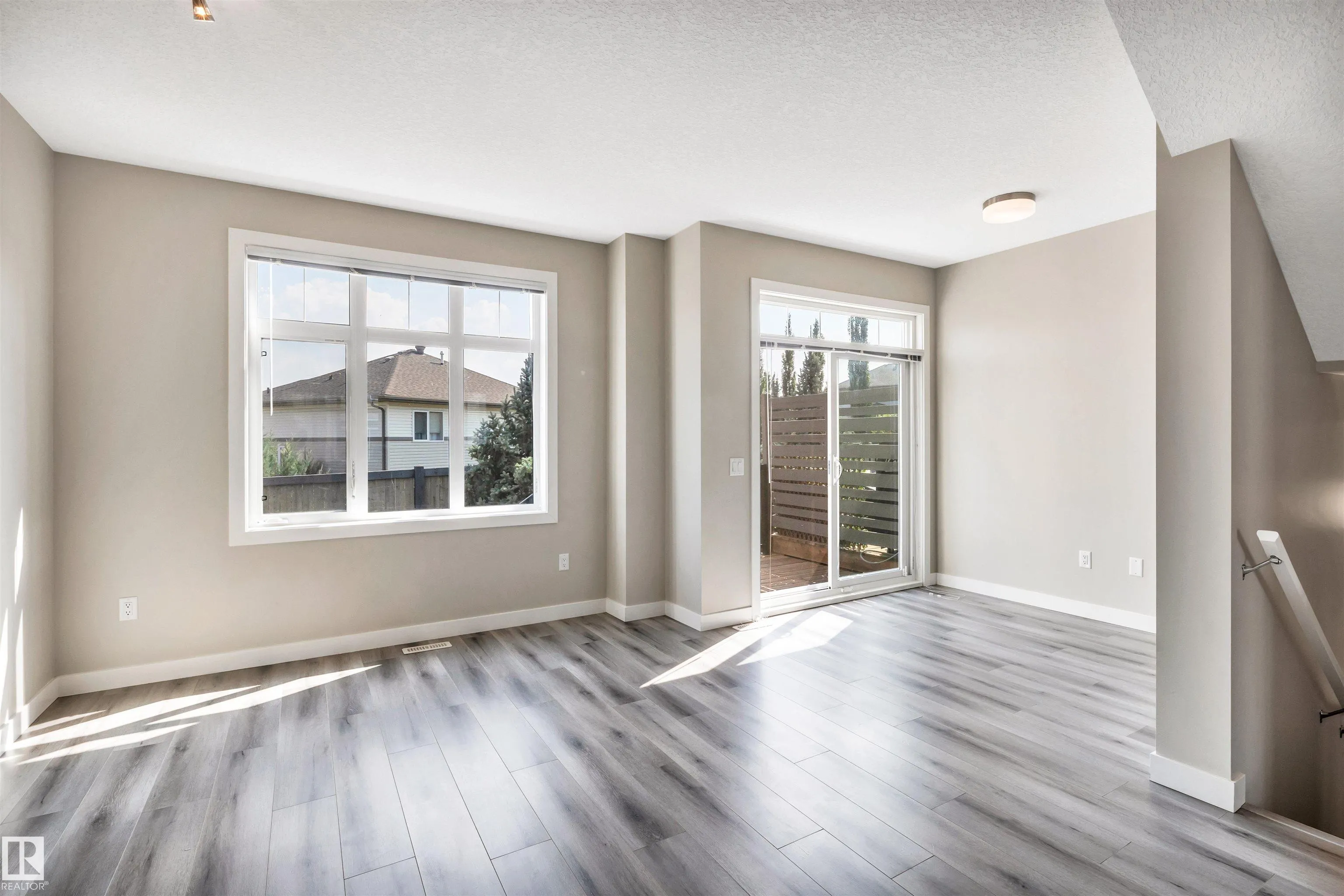 600 BELLEROSE Drive