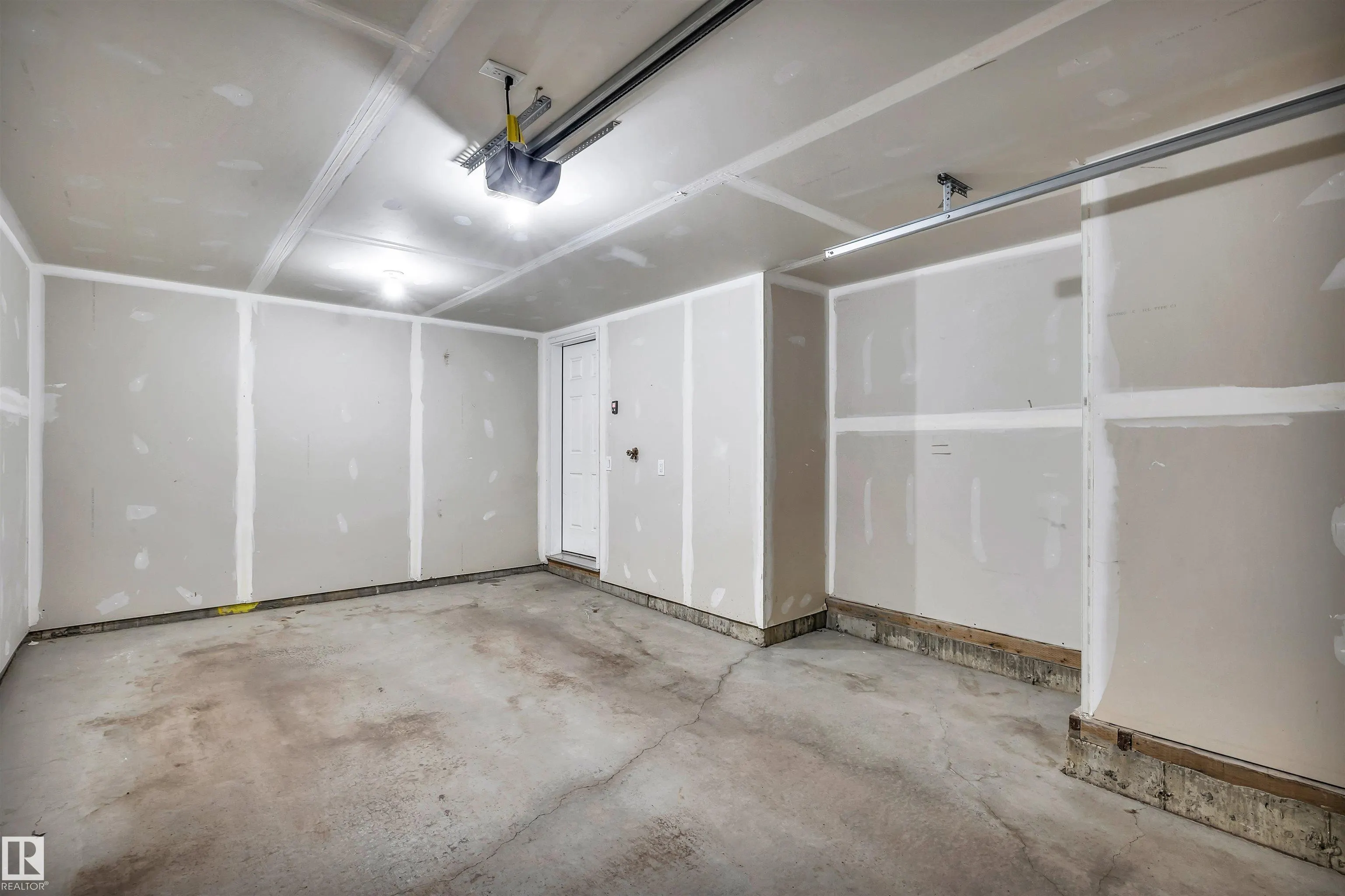 600 BELLEROSE Drive