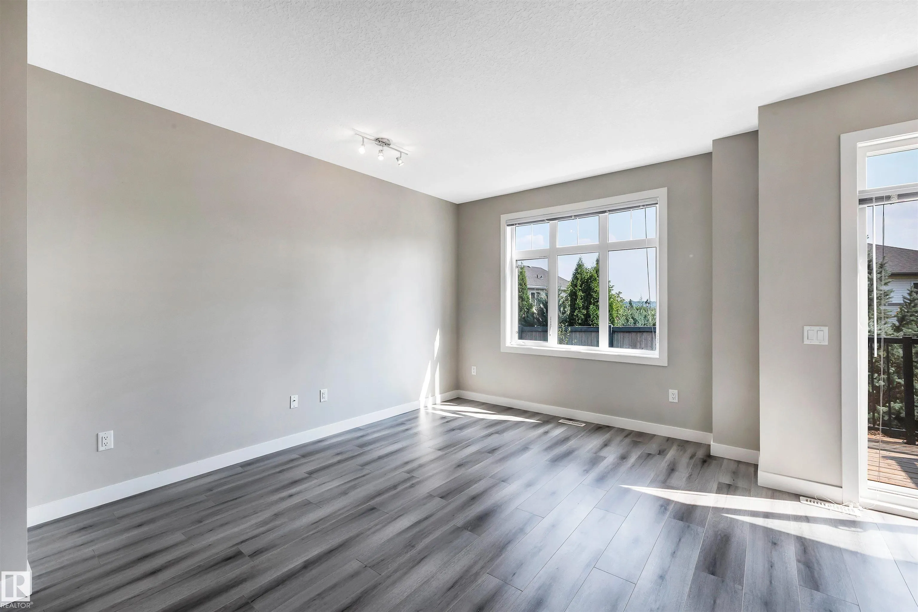 600 BELLEROSE Drive