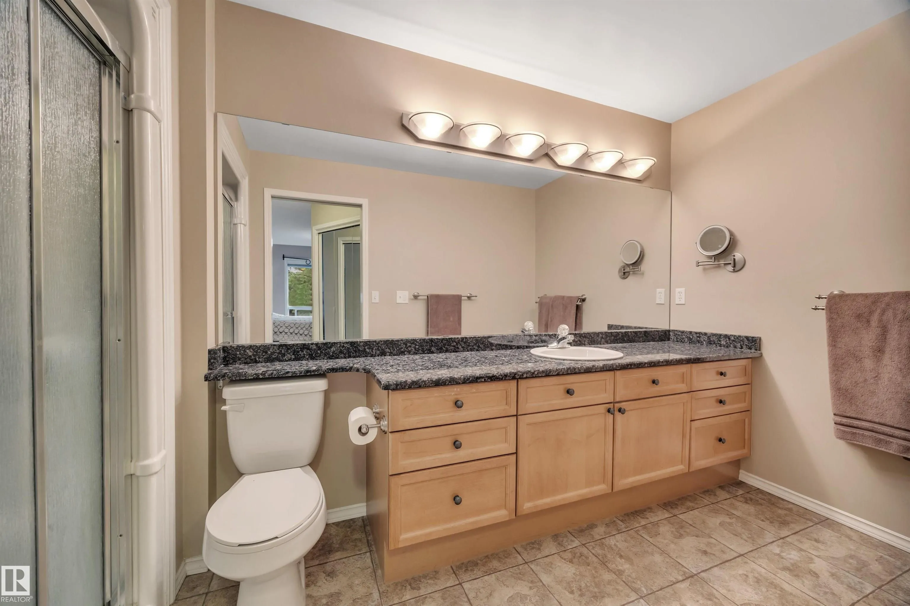 102 BRIDGEPORT Crossing