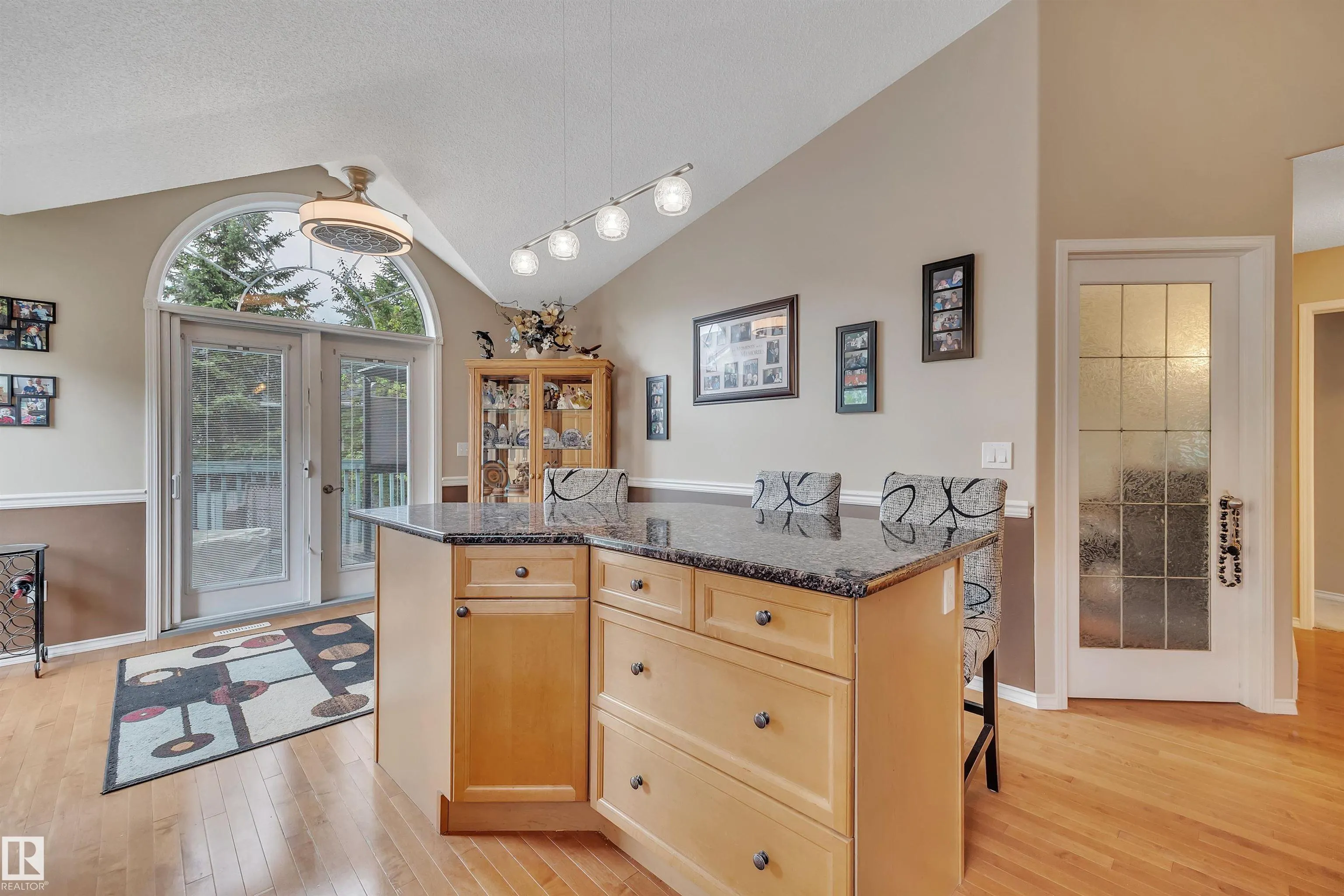 102 BRIDGEPORT Crossing