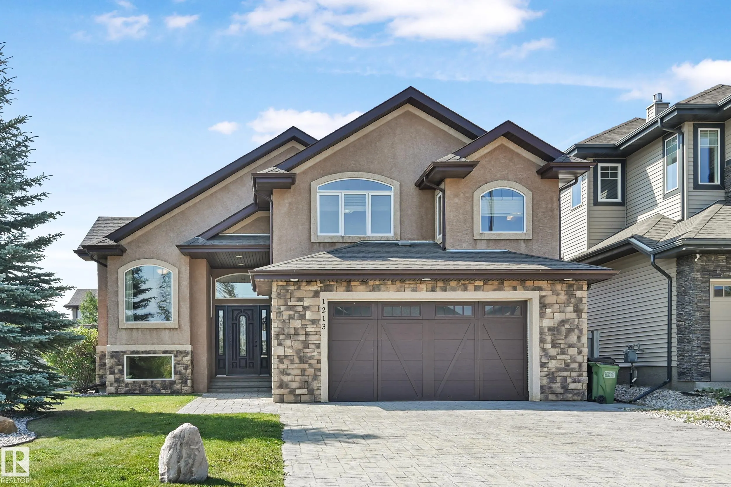 1213 ADAMSON Drive