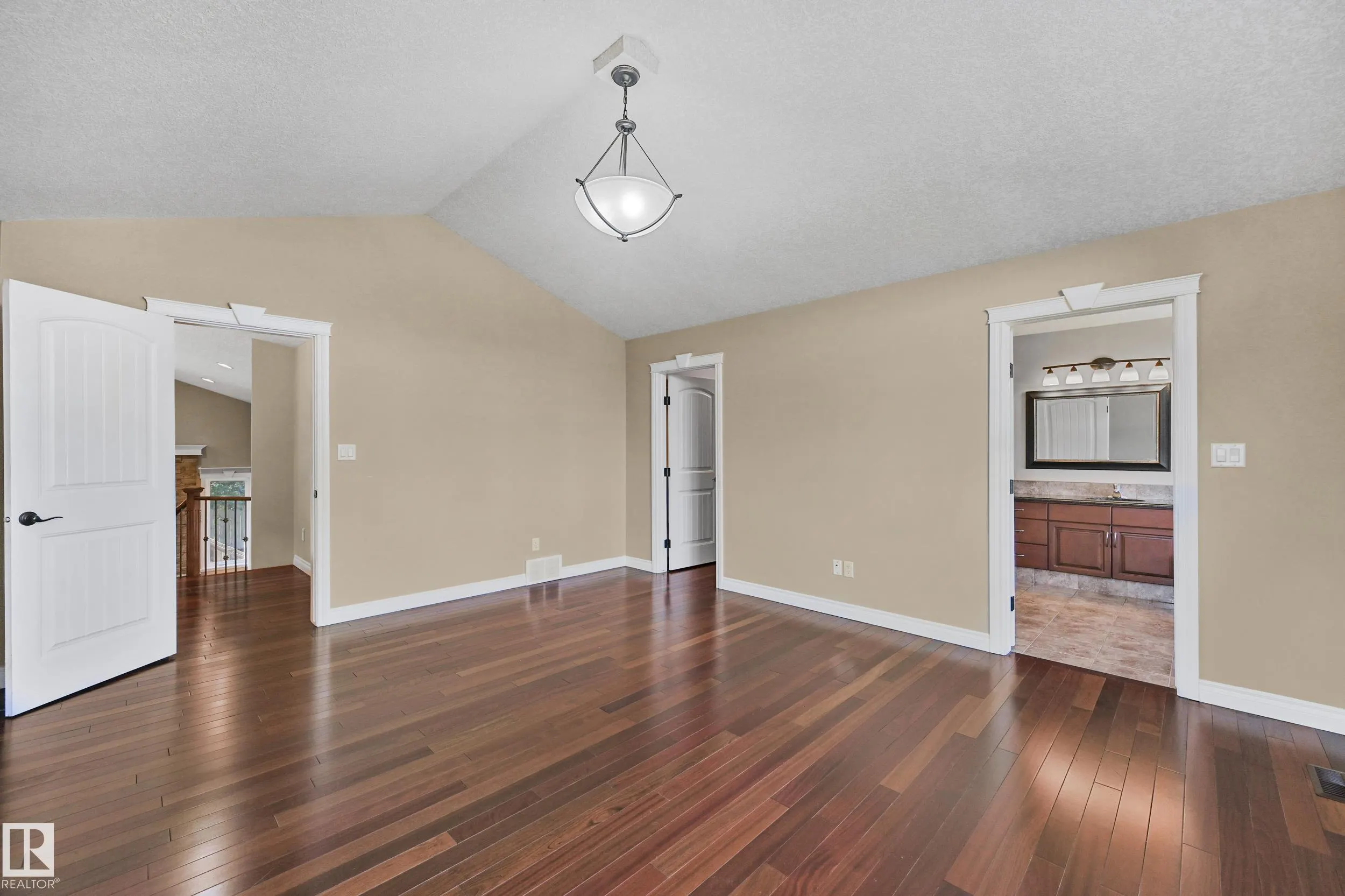 1213 ADAMSON Drive