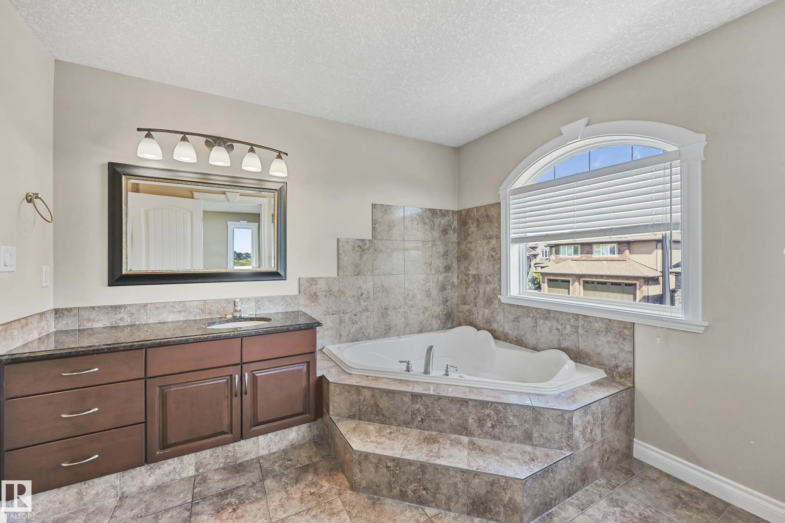 1213 ADAMSON Drive