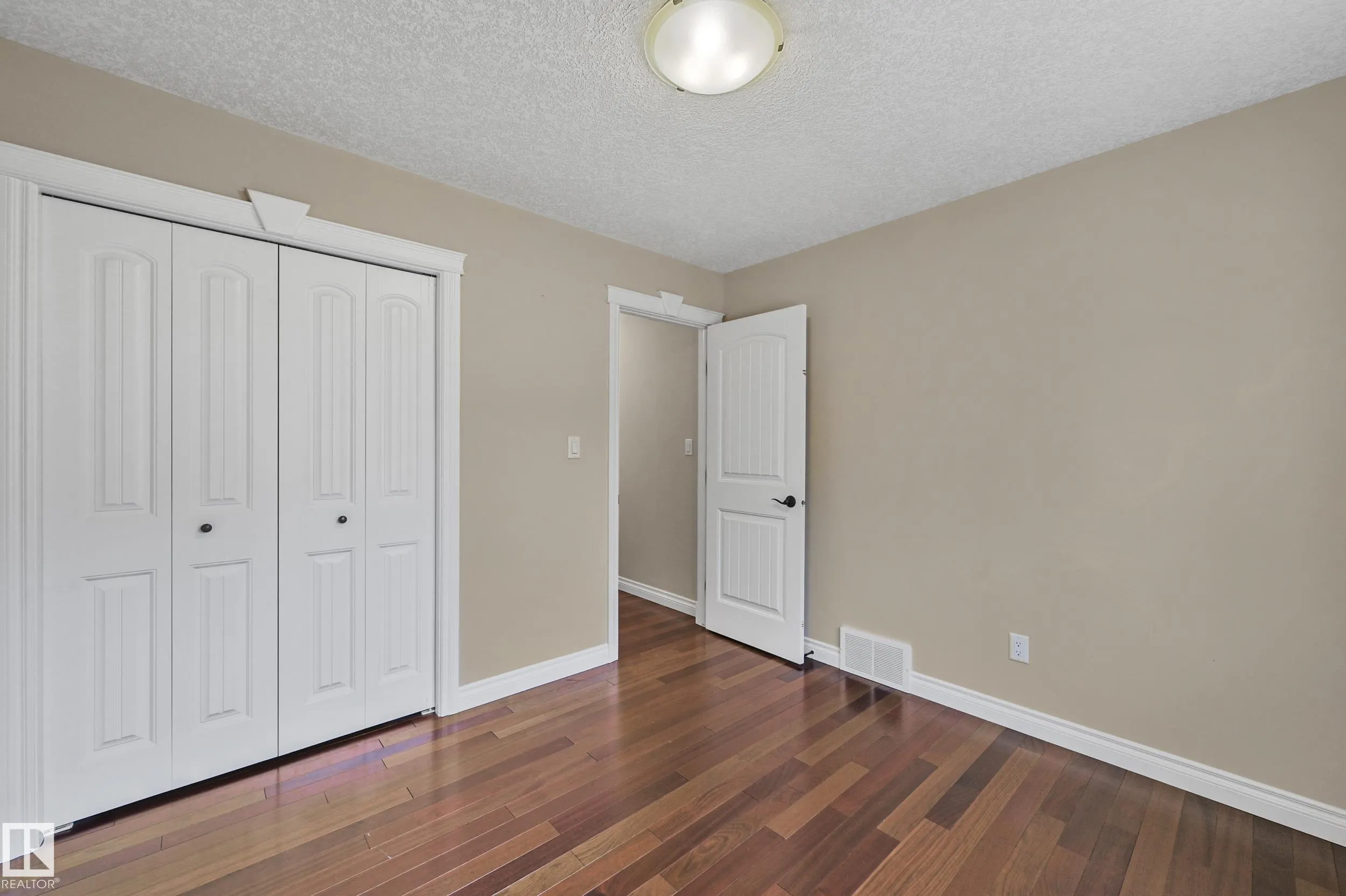 1213 ADAMSON Drive
