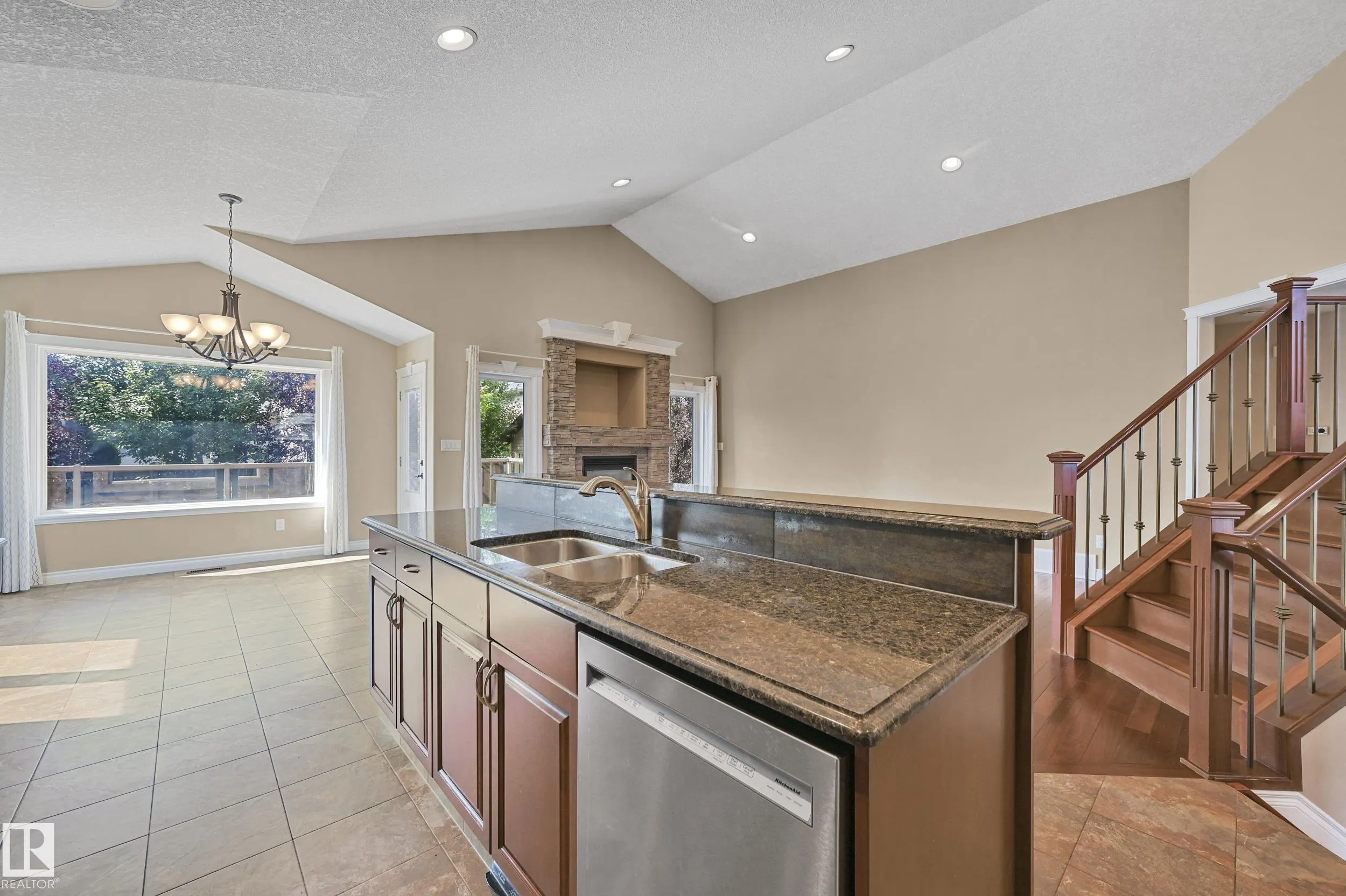 1213 ADAMSON Drive