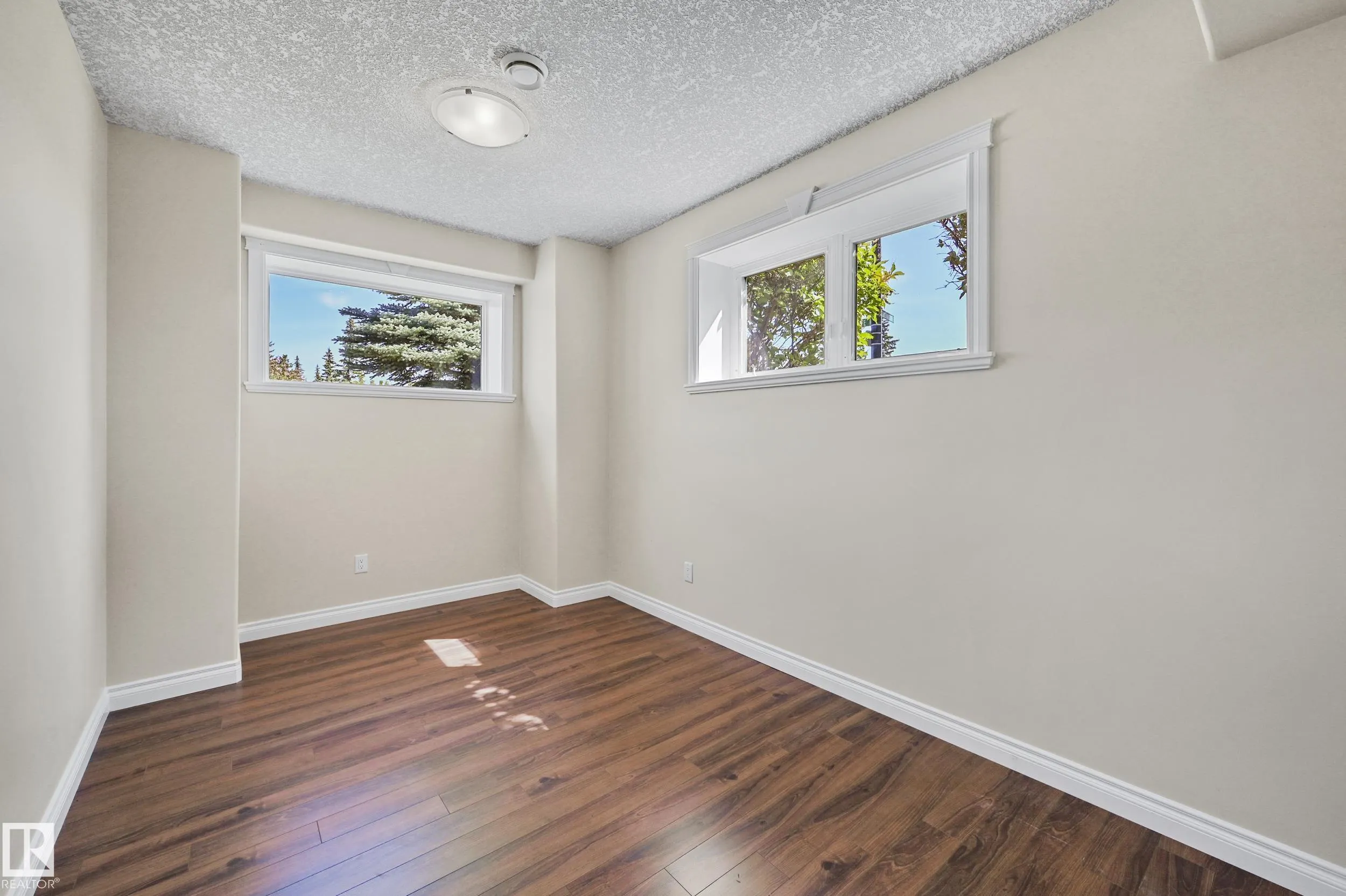 1213 ADAMSON Drive