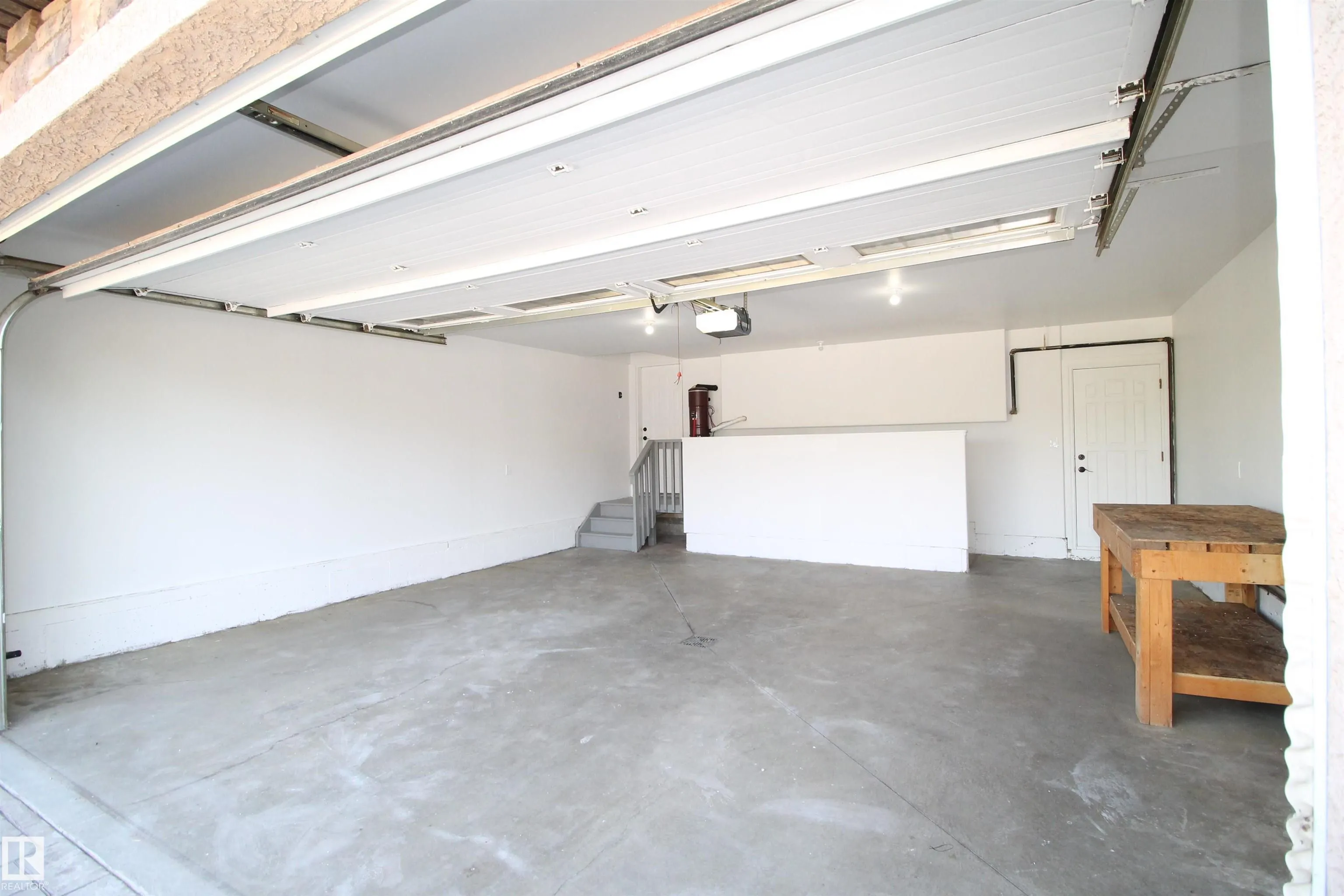 1213 ADAMSON Drive