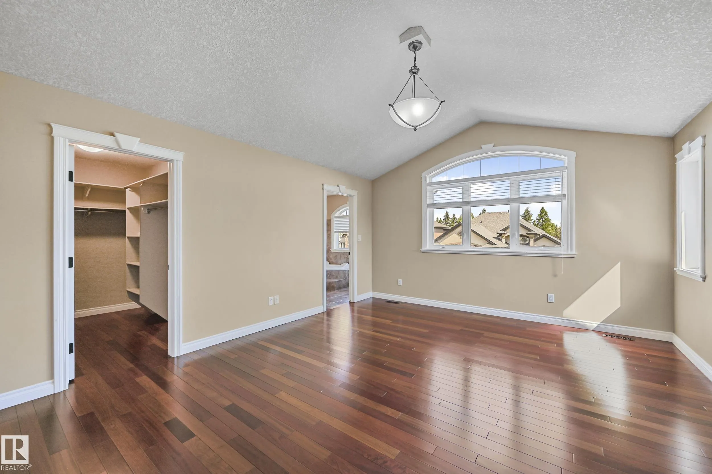 1213 ADAMSON Drive