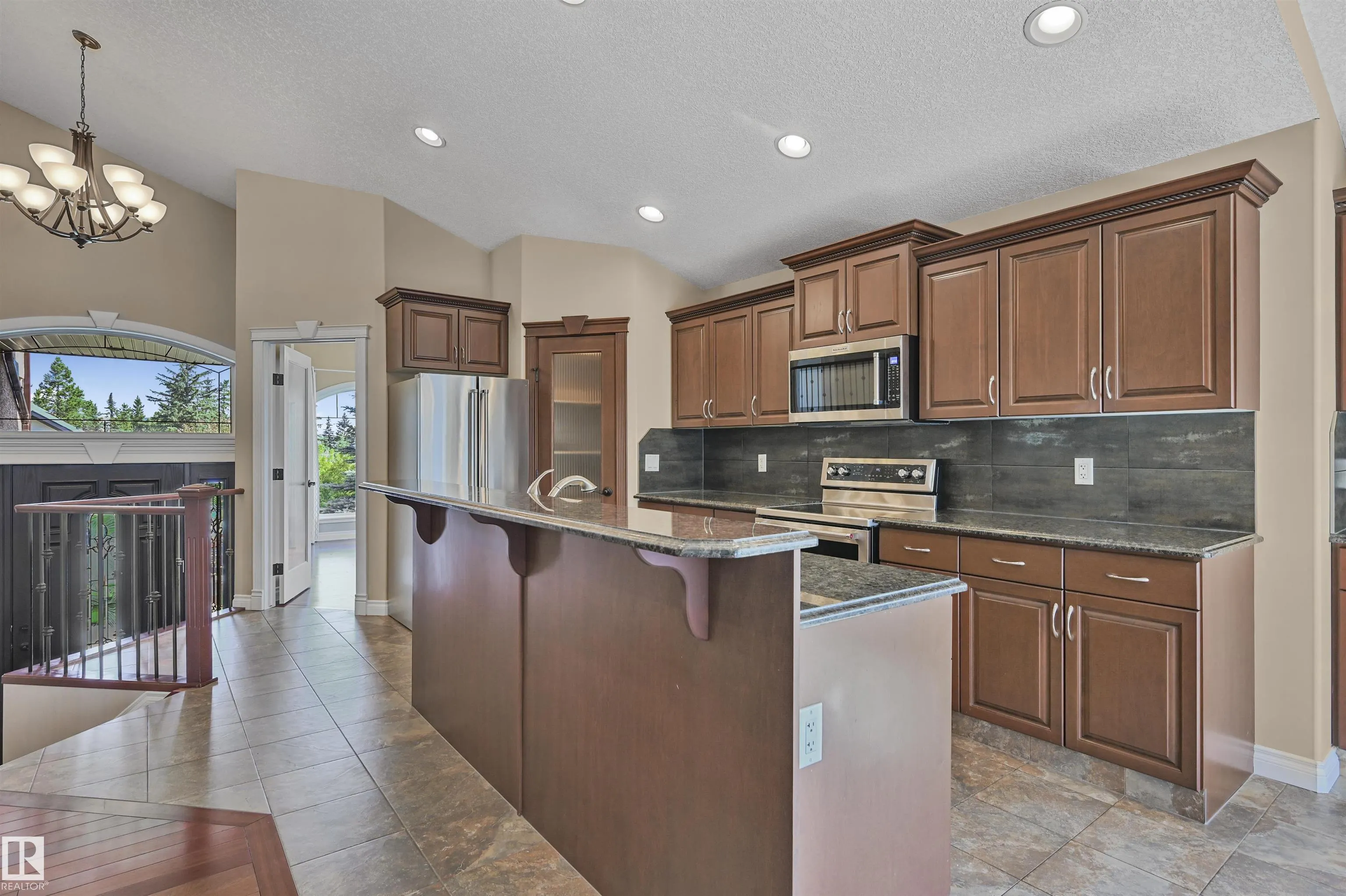 1213 ADAMSON Drive