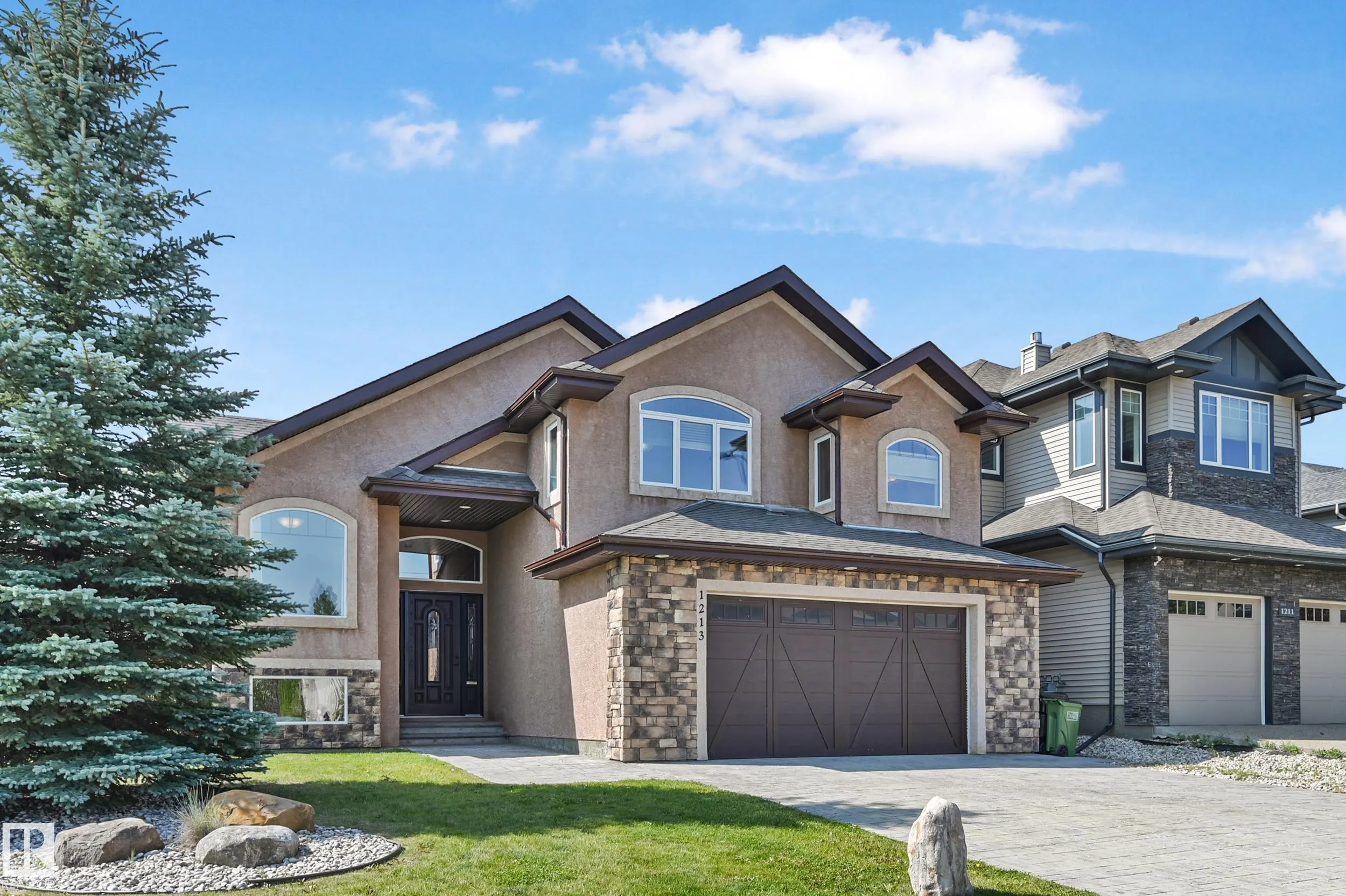 1213 ADAMSON Drive