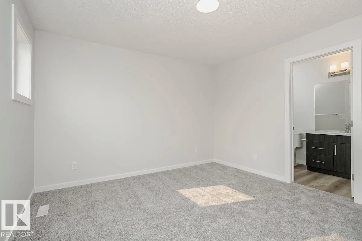310 Hawthorn Way