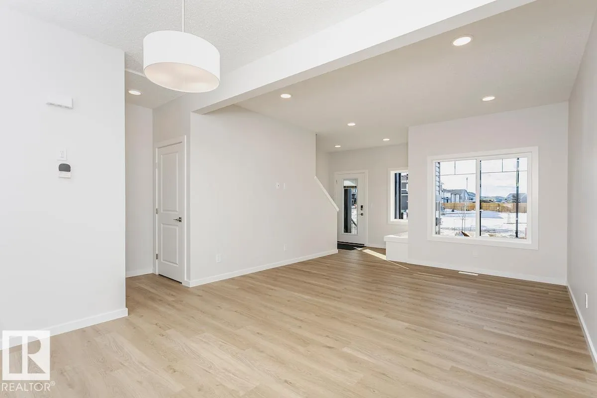 310 Hawthorn Way