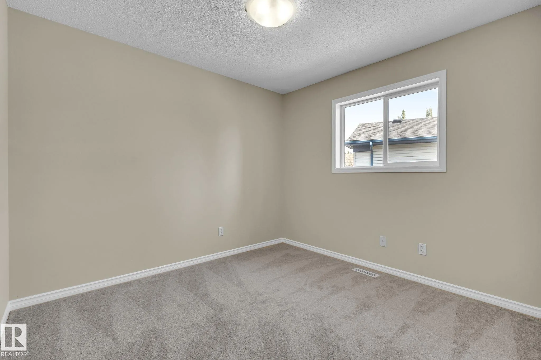 130 CHAMPLAIN Place