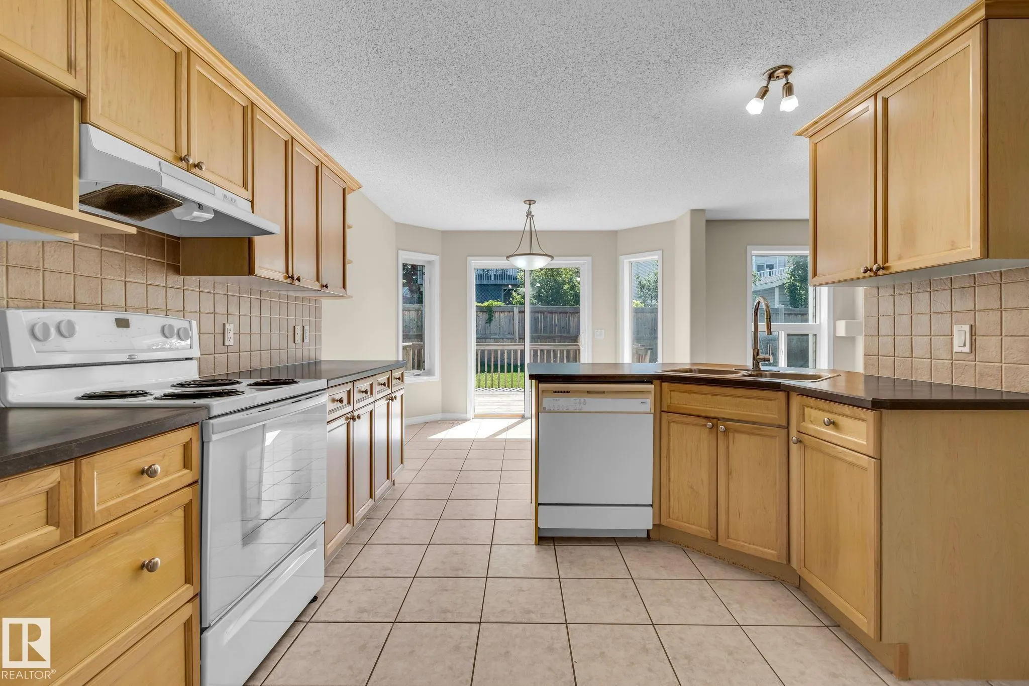 130 CHAMPLAIN Place