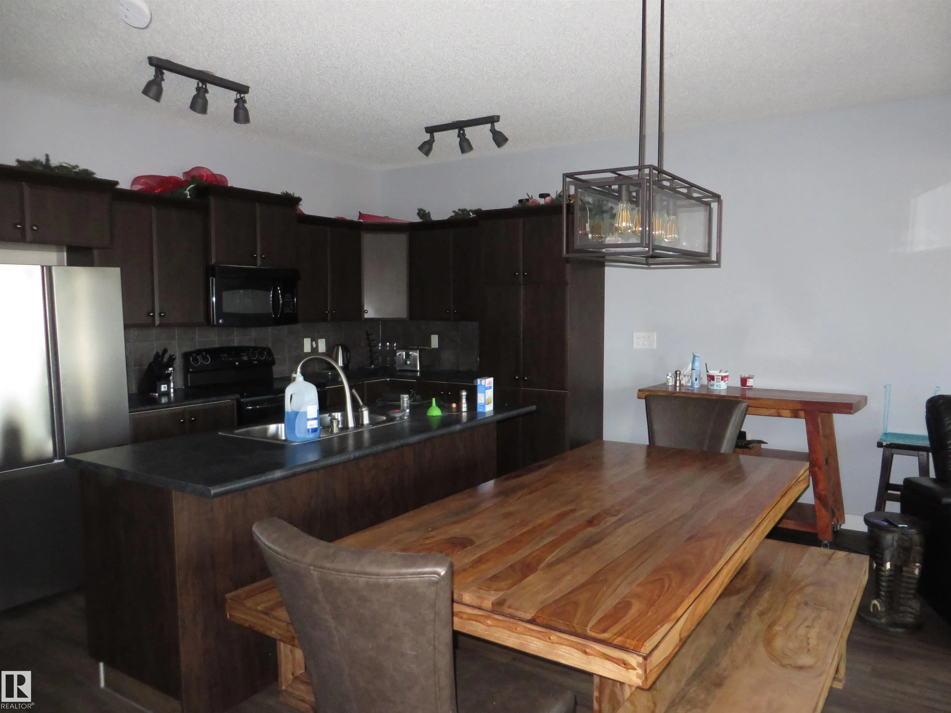 285 SOUTHWICK Way