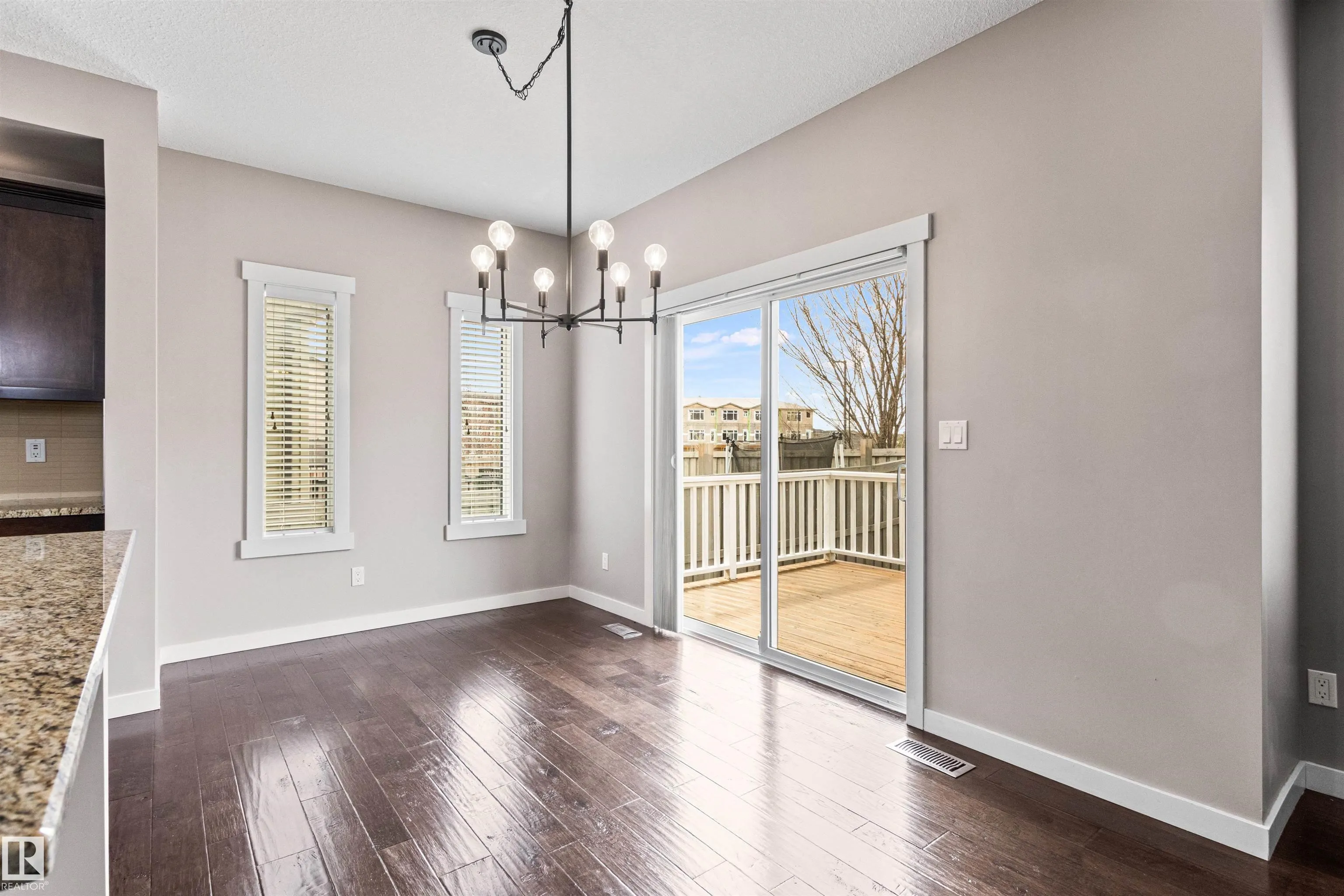 3952 CLAXTON Loop