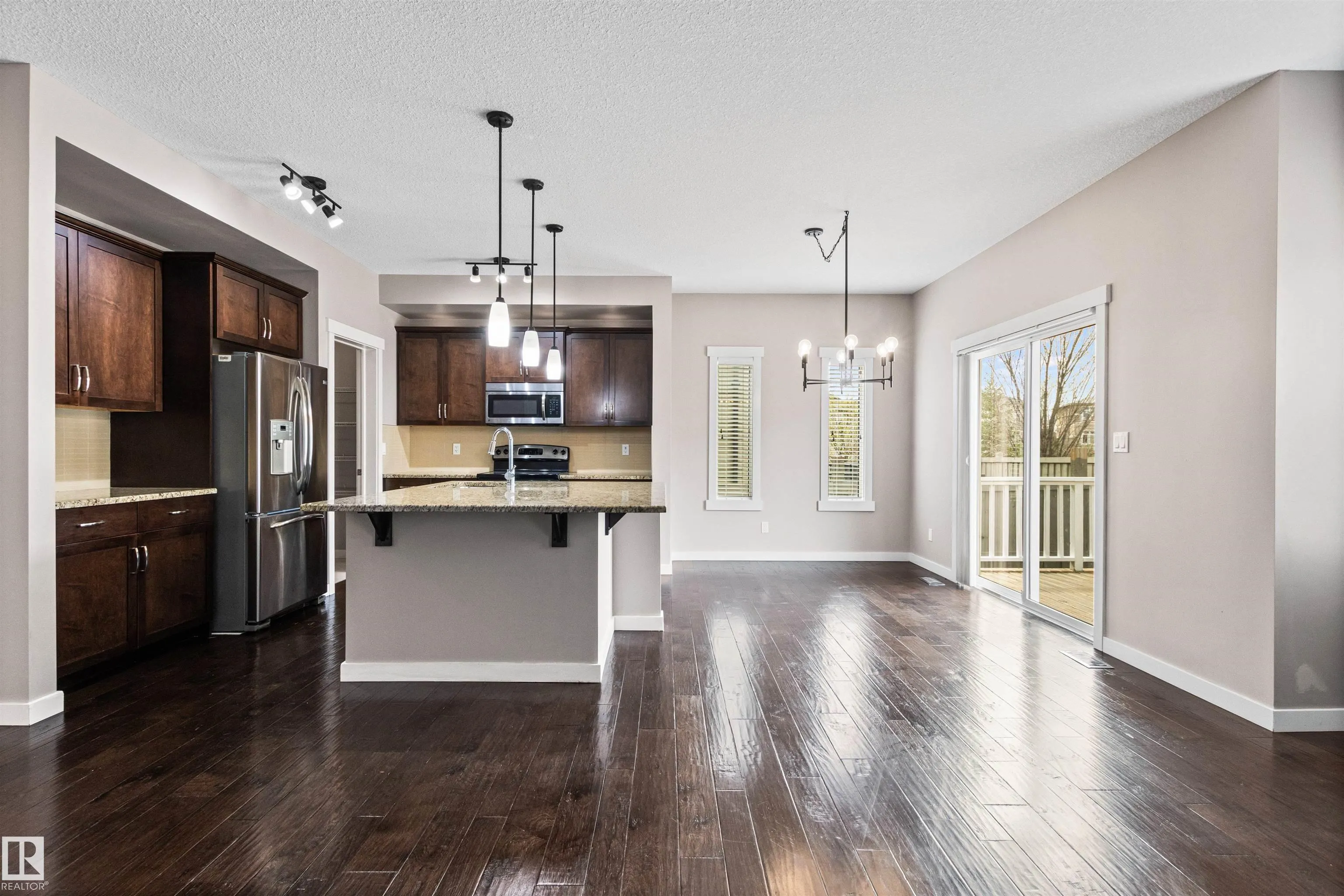 3952 CLAXTON Loop