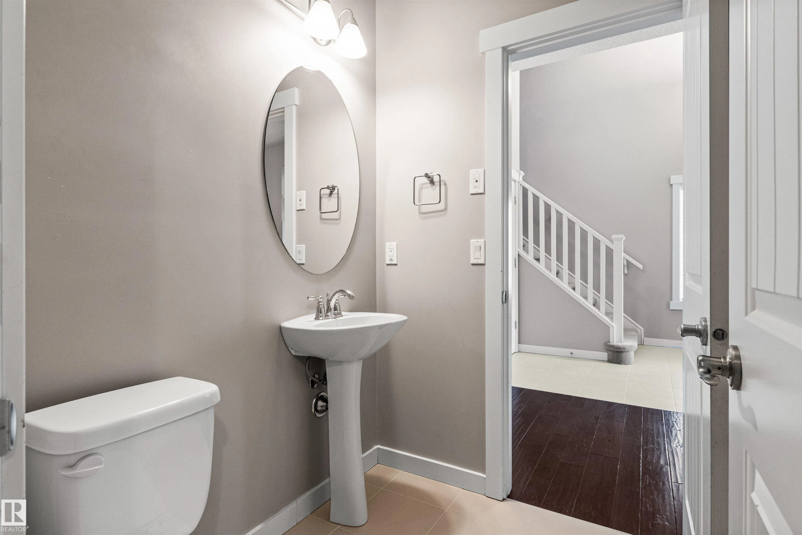 3952 CLAXTON Loop