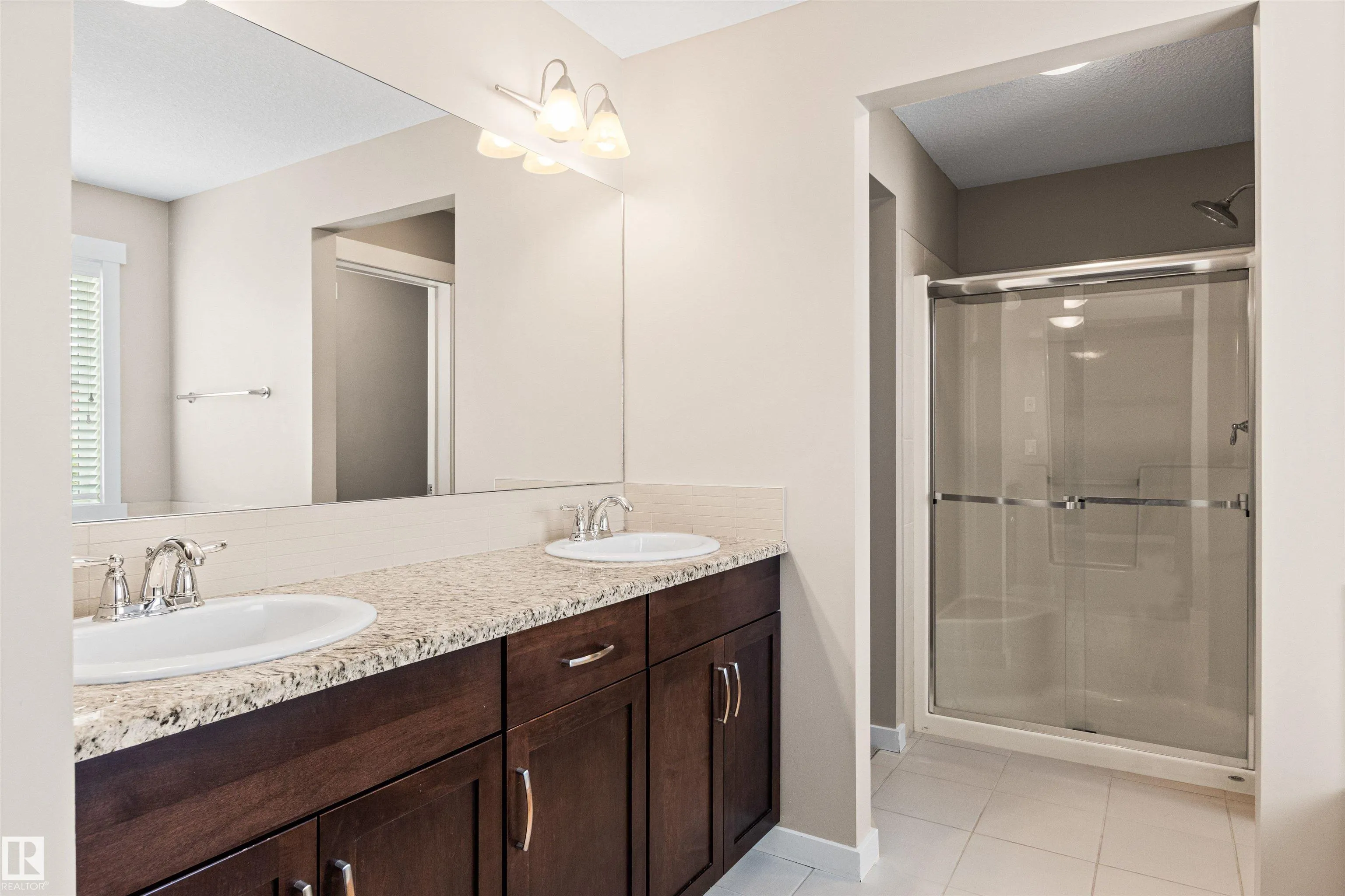 3952 CLAXTON Loop