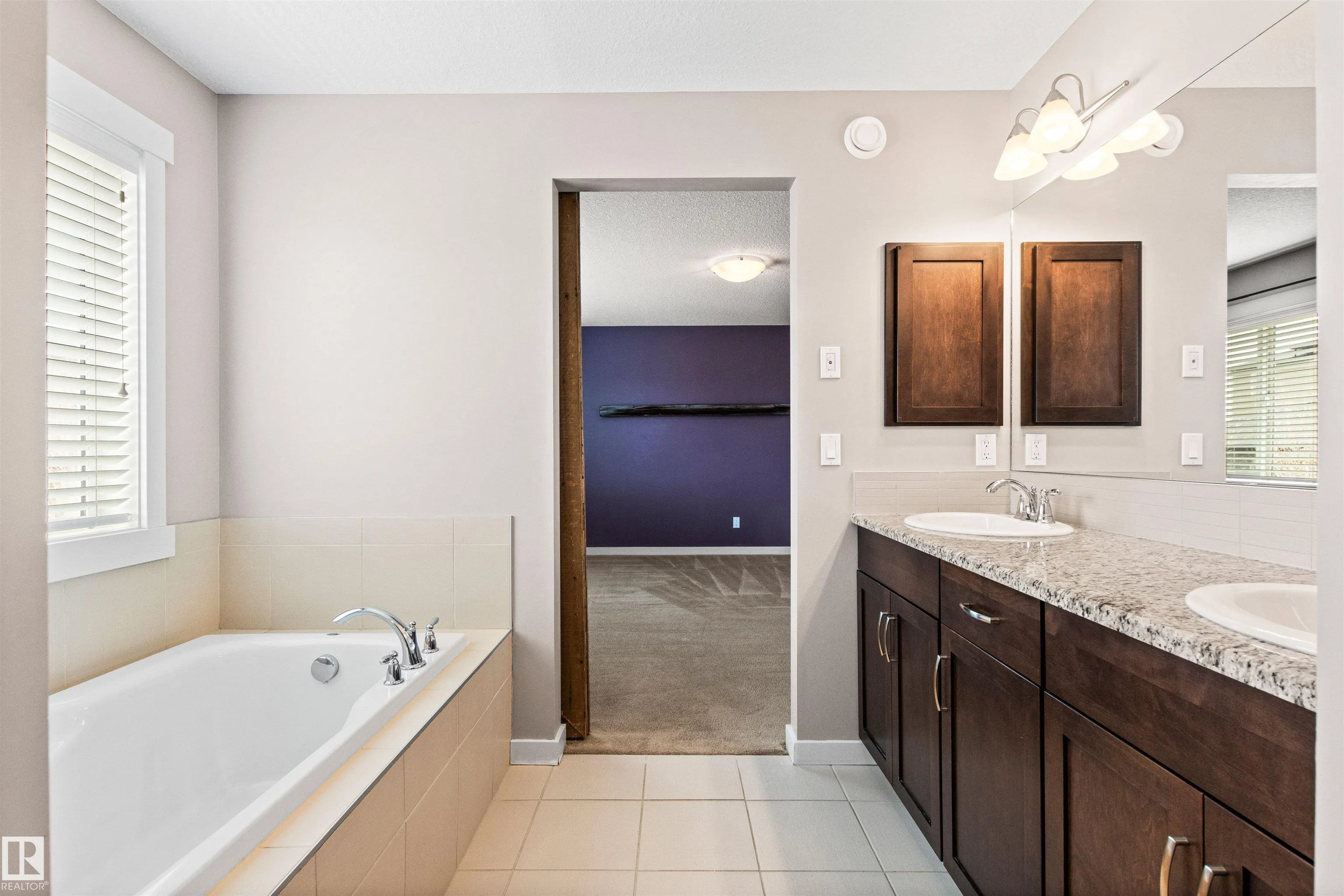 3952 CLAXTON Loop