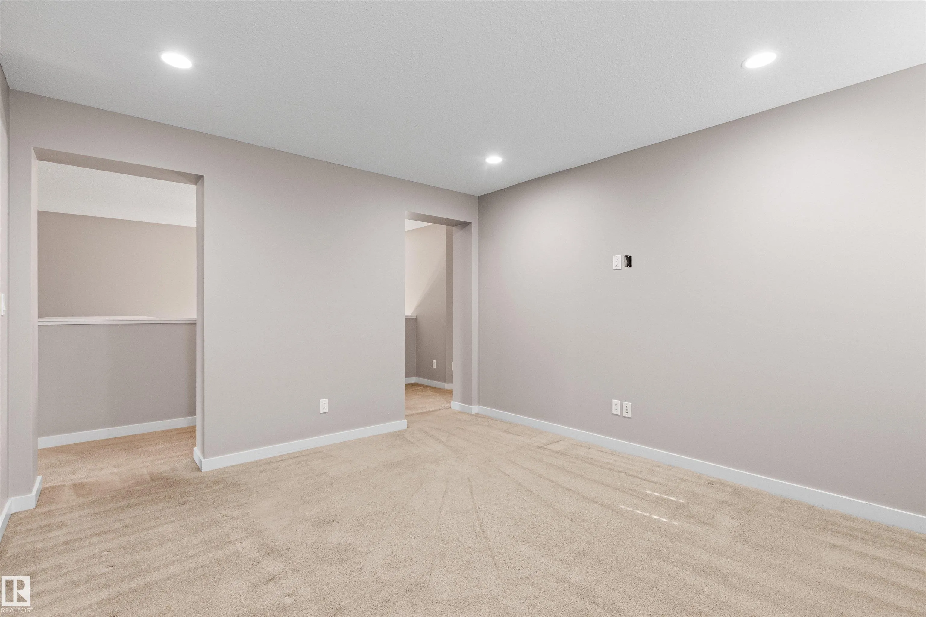 3952 CLAXTON Loop