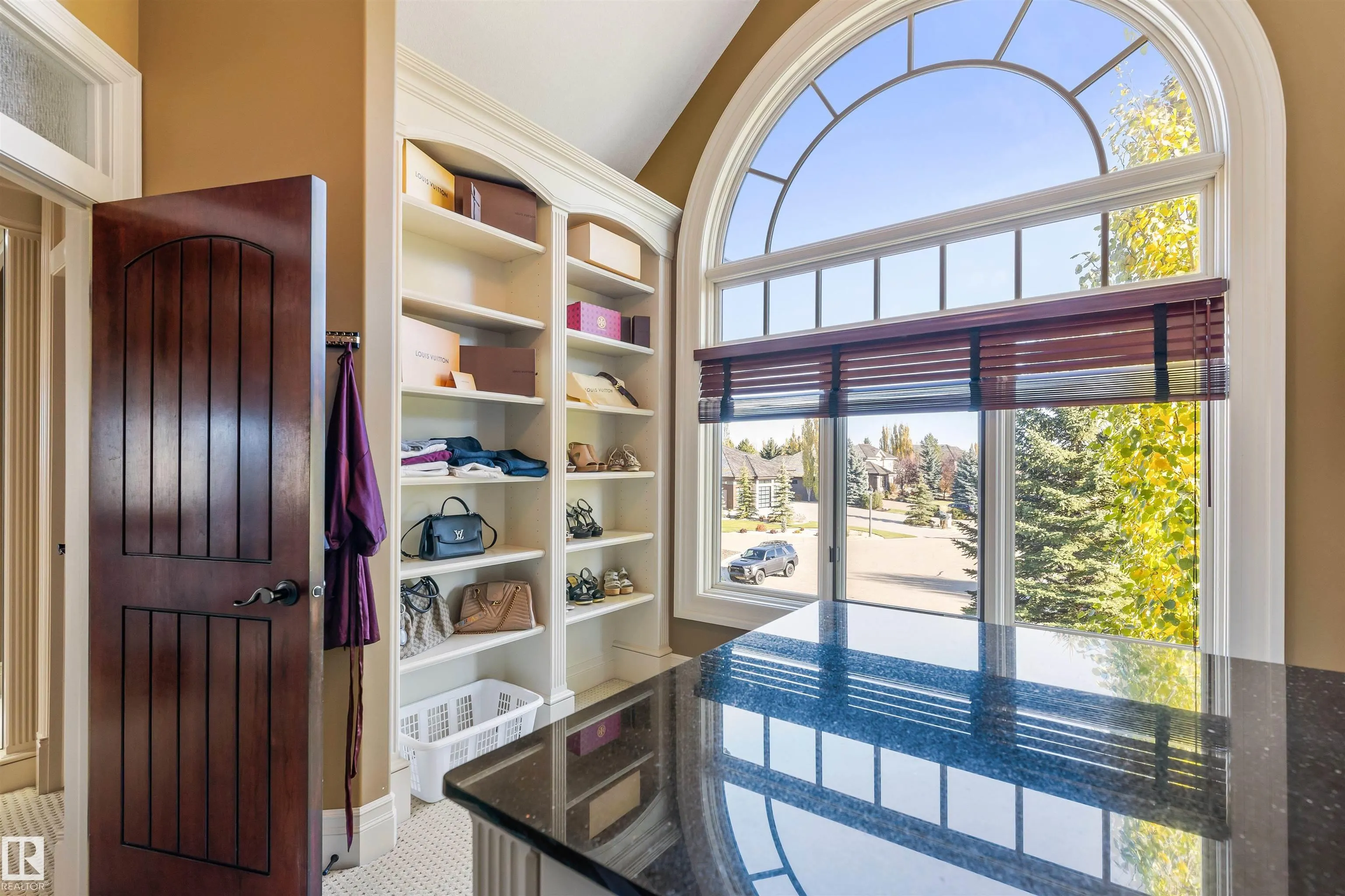 129 Riverview Crescent