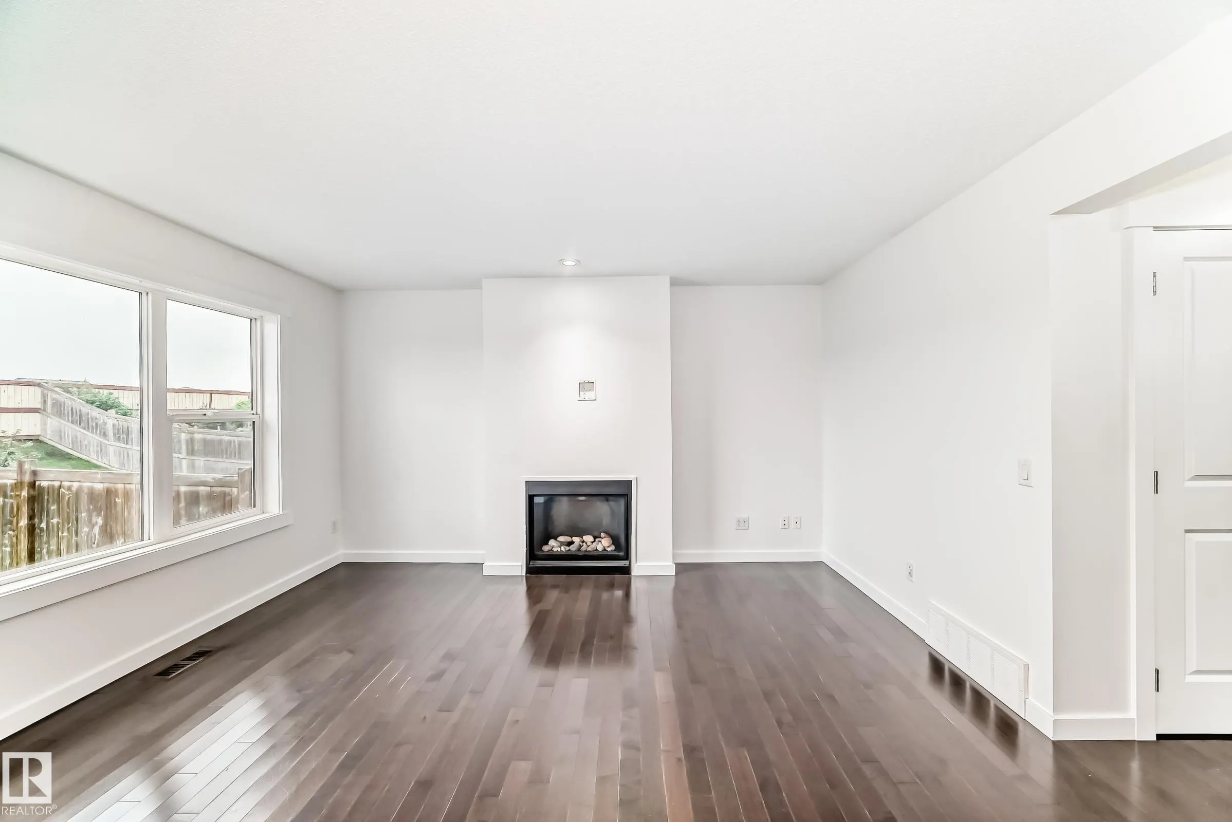 359 SIMMONDS Way