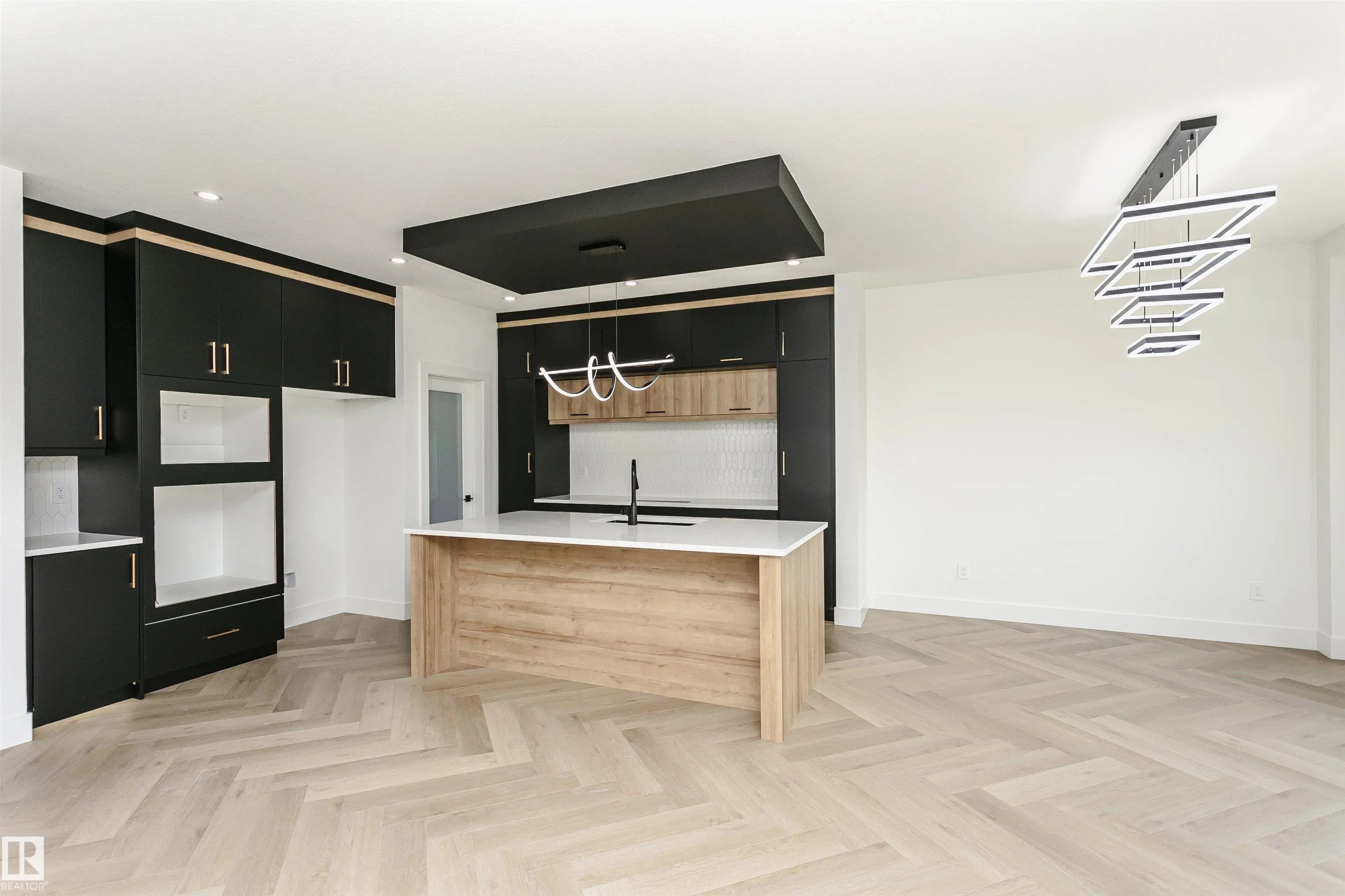 3248 PELERIN Crescent