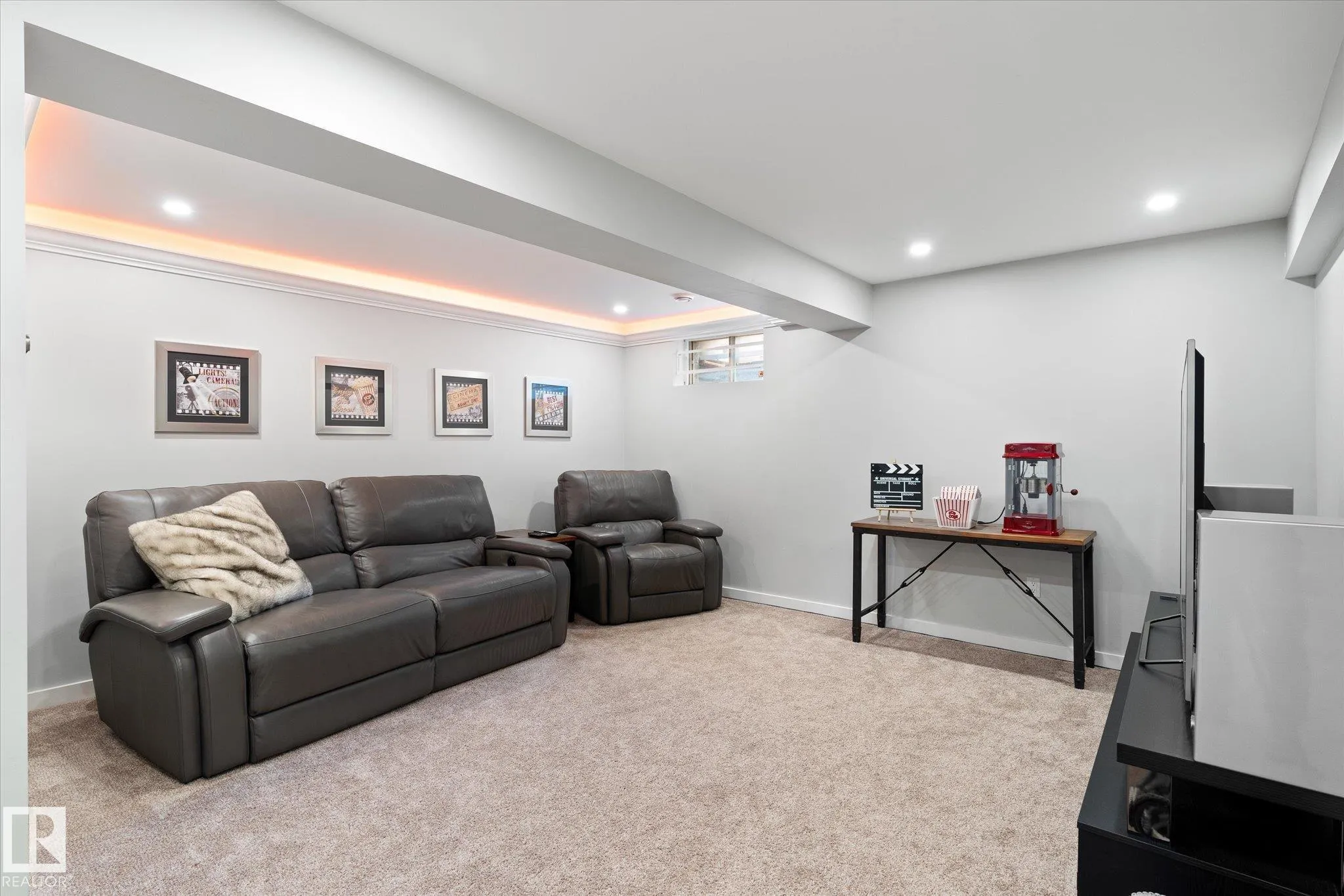 1112 PARKER Terrace