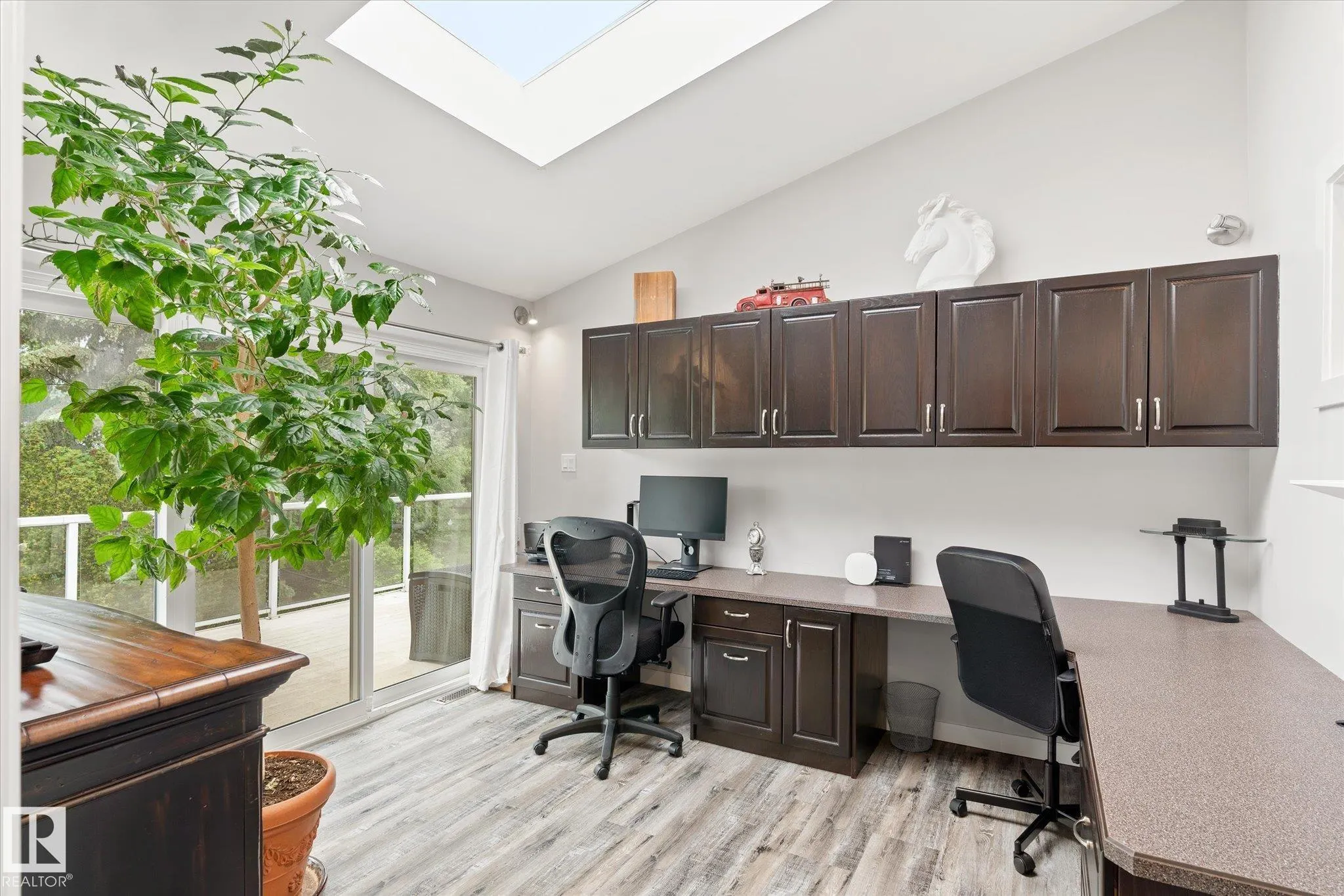 1112 PARKER Terrace
