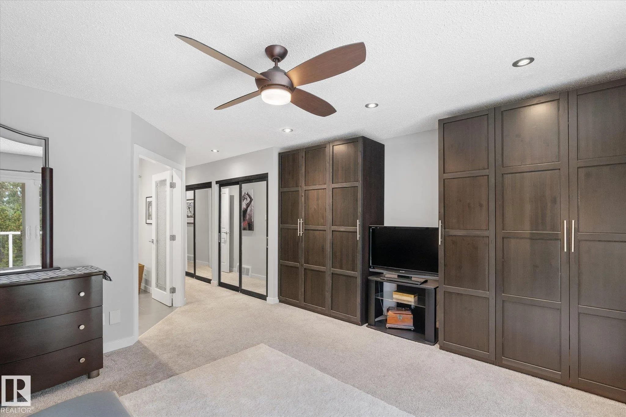 1112 PARKER Terrace