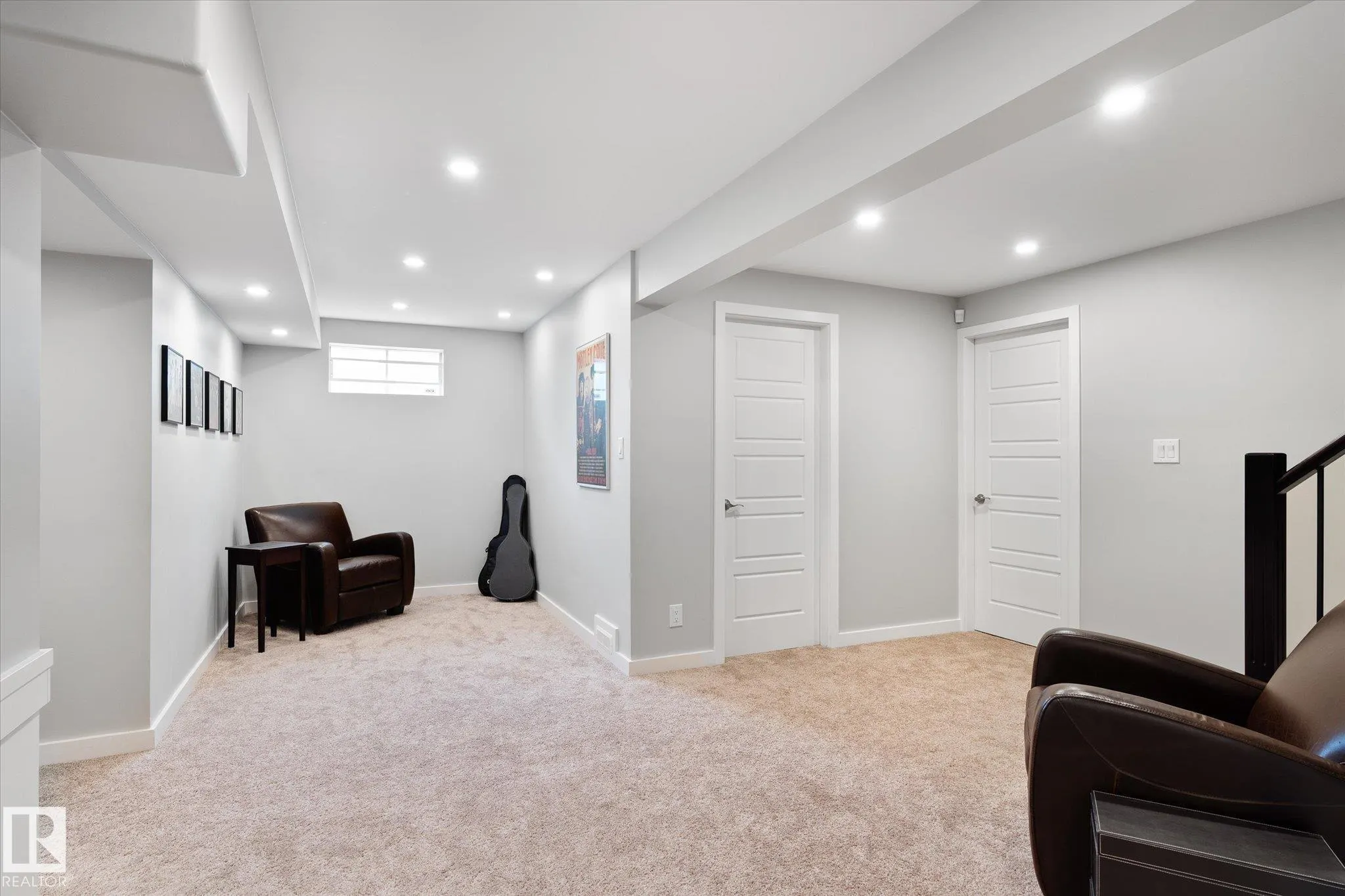 1112 PARKER Terrace