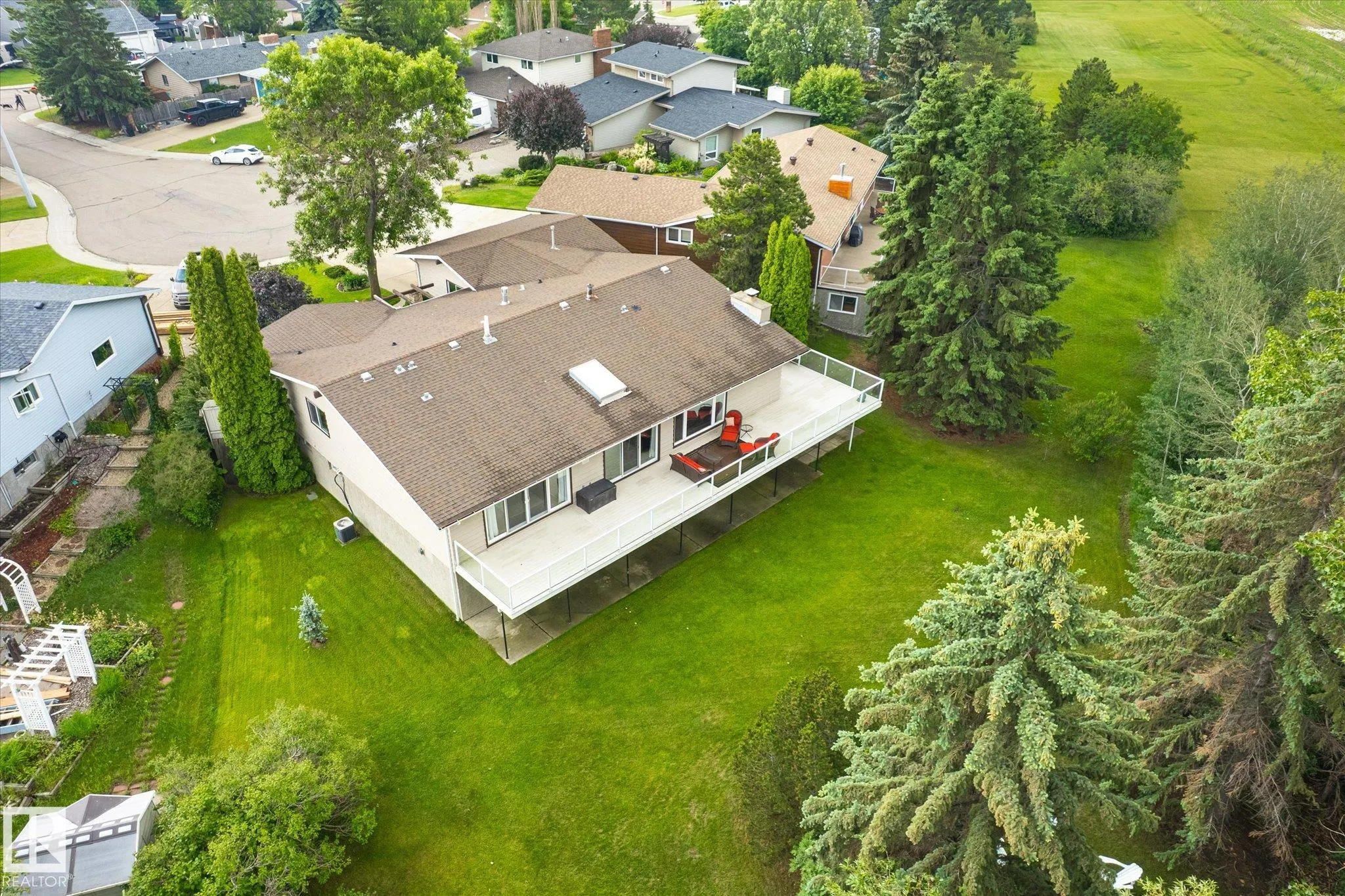 1112 PARKER Terrace