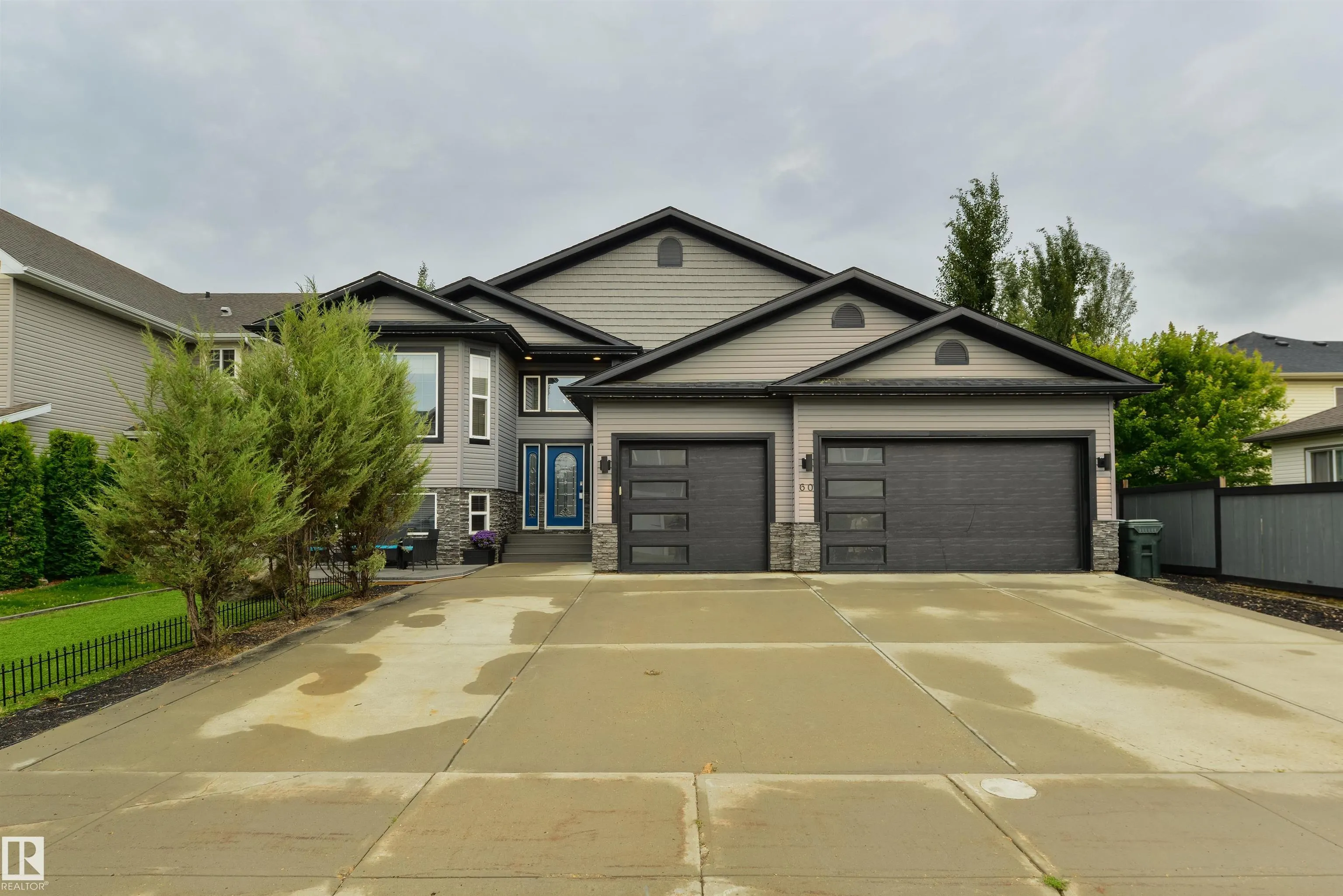 60 HUNTINGTON Crescent