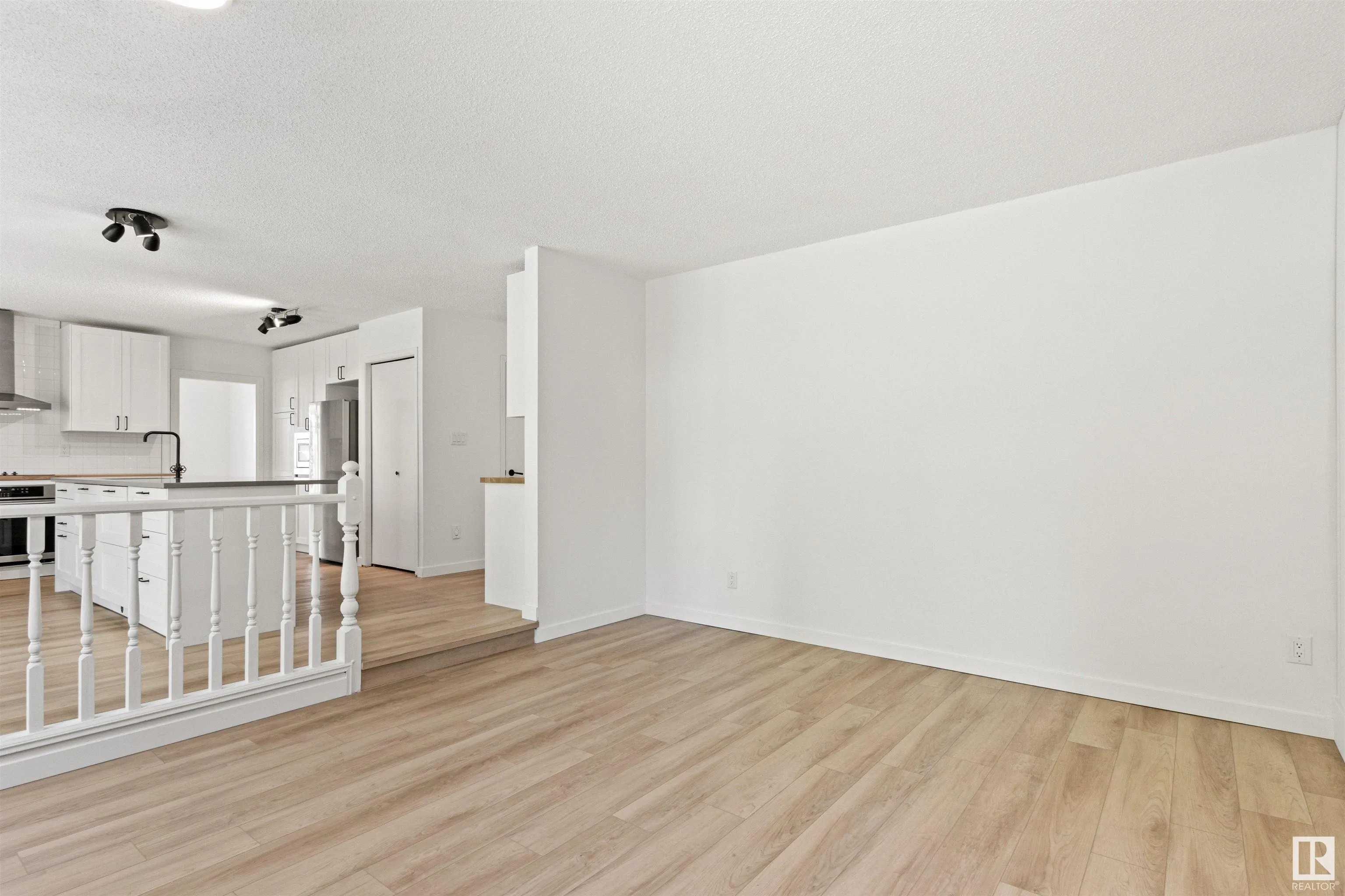 36 LANGHOLM Drive
