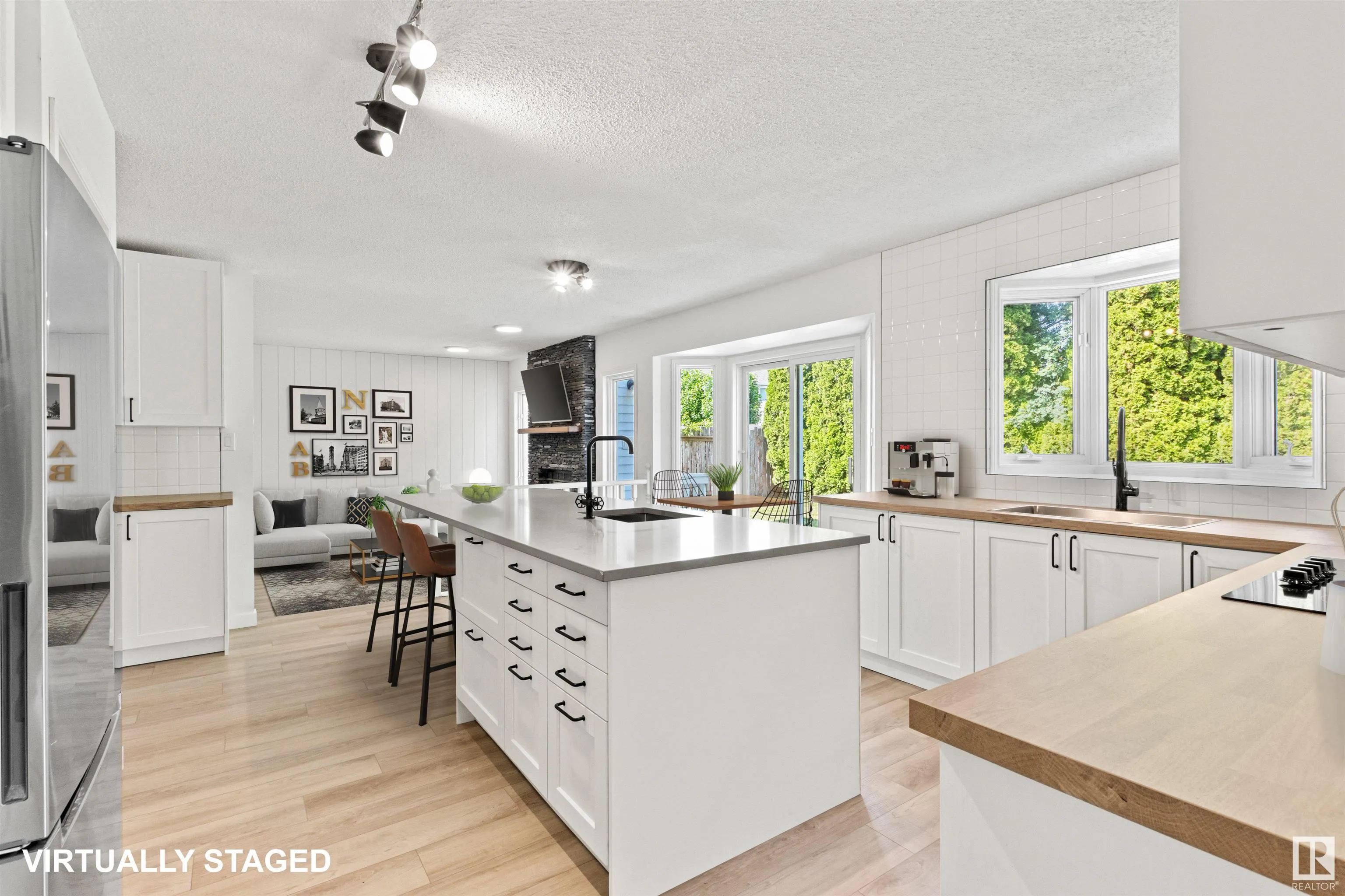 36 LANGHOLM Drive