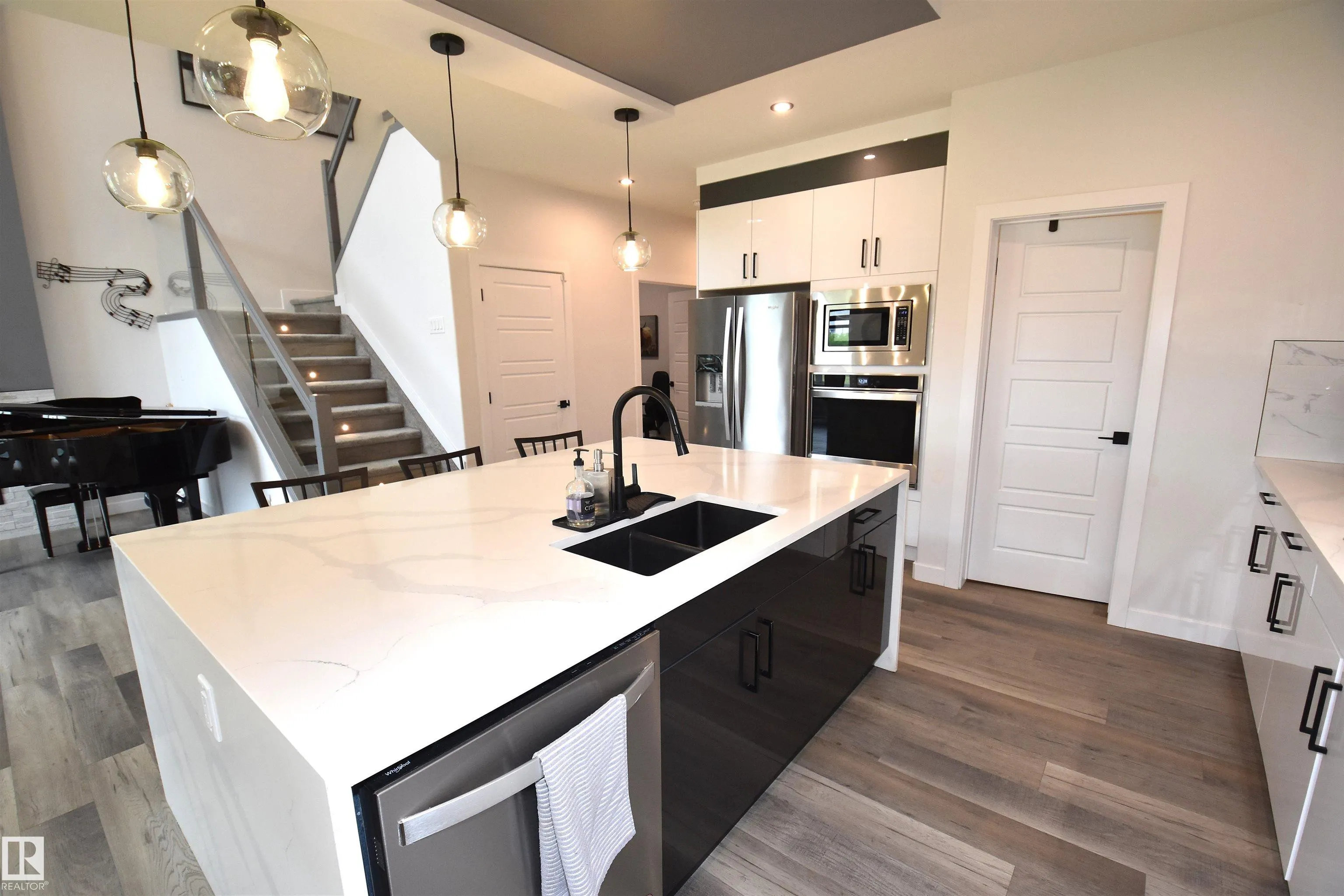 277 SILVERSTONE Crescent