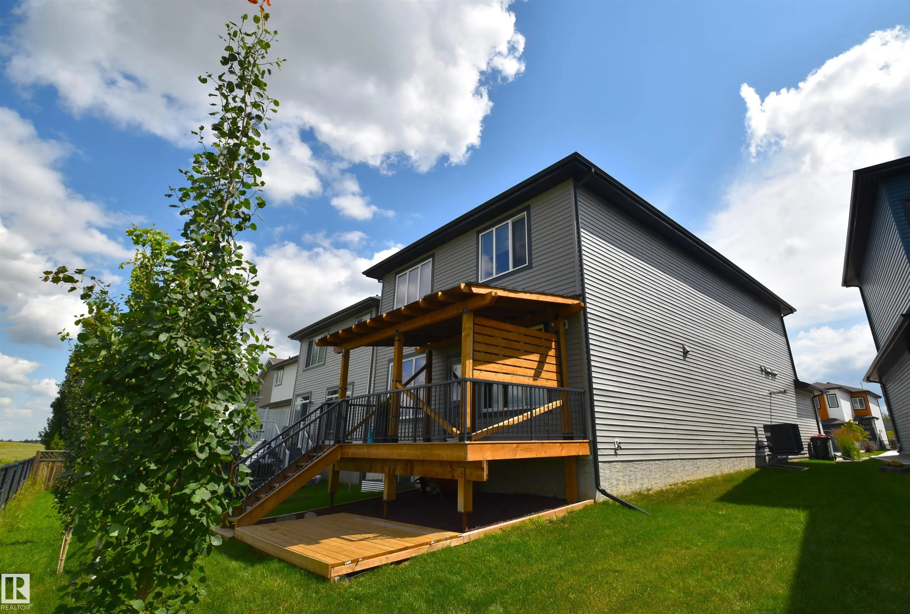 277 SILVERSTONE Crescent