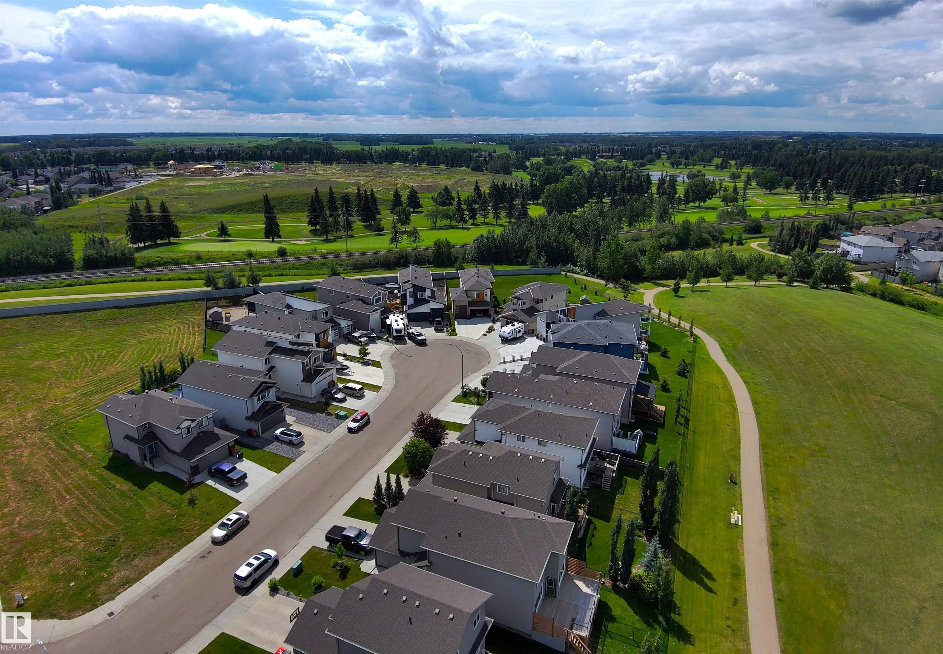 277 SILVERSTONE Crescent