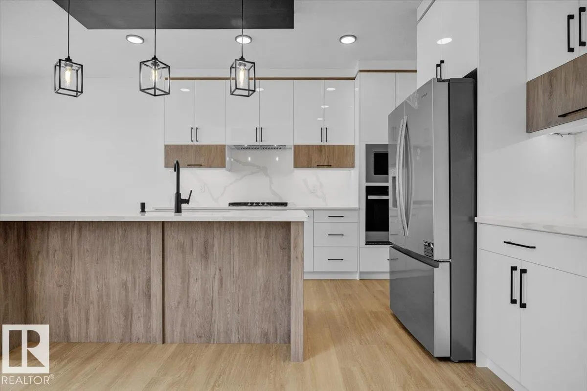 12 EDGEFIELD Way