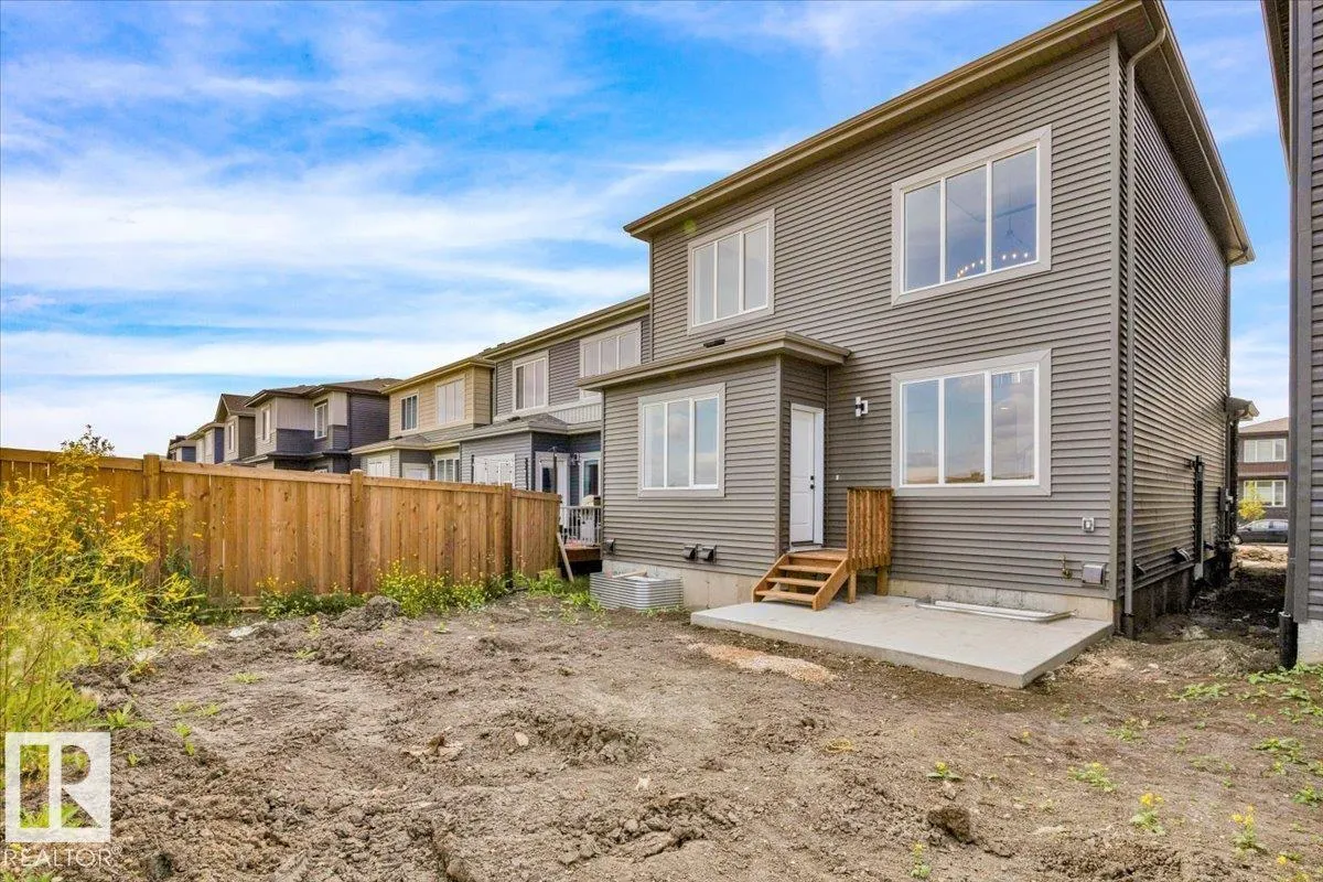12 EDGEFIELD Way