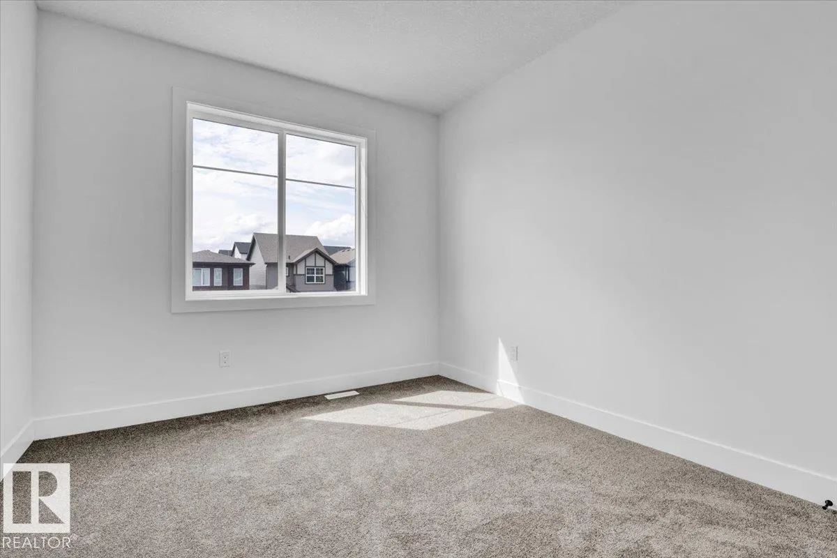 12 EDGEFIELD Way