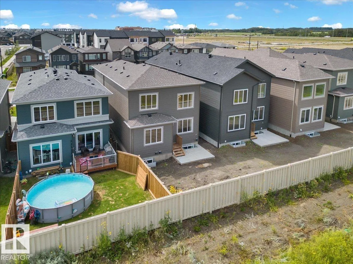 12 EDGEFIELD Way