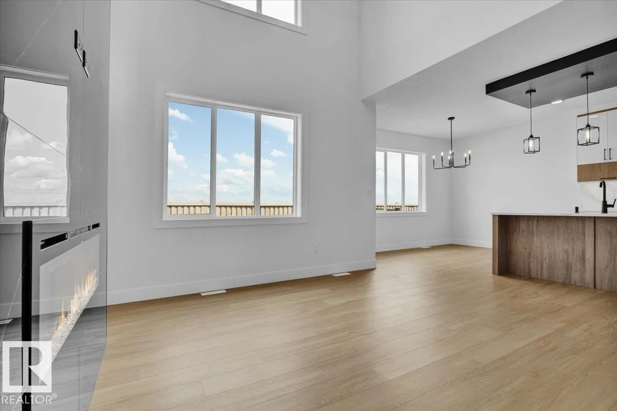 12 EDGEFIELD Way