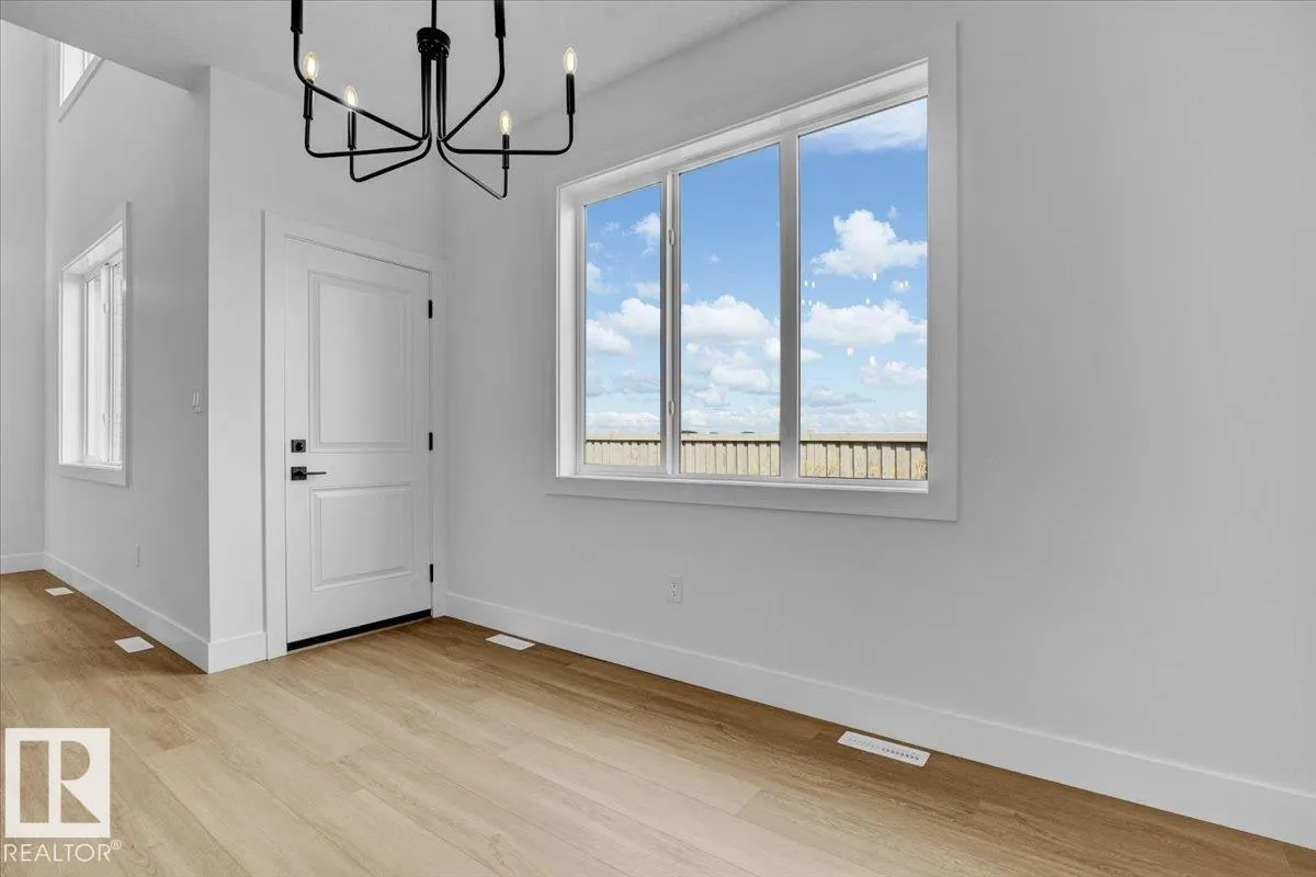 12 EDGEFIELD Way