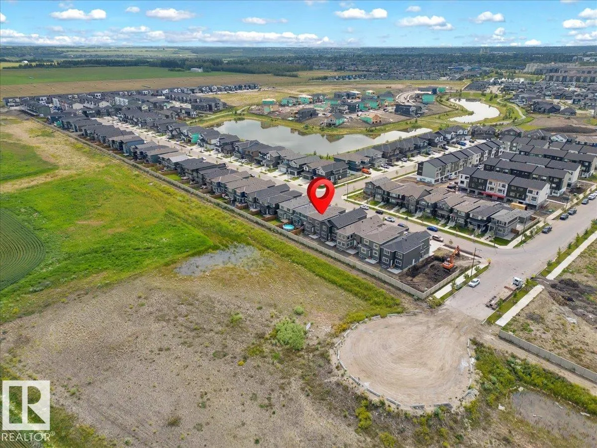 12 EDGEFIELD Way