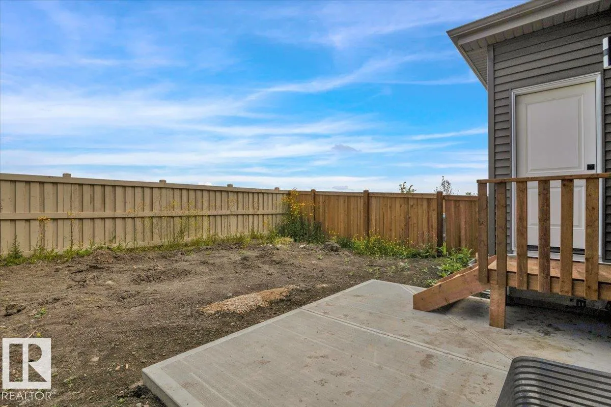 12 EDGEFIELD Way