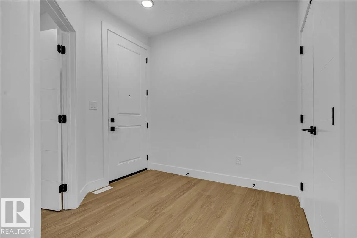 12 EDGEFIELD Way