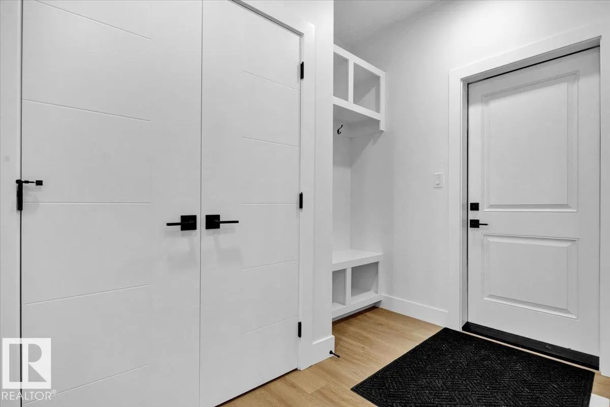 12 EDGEFIELD Way